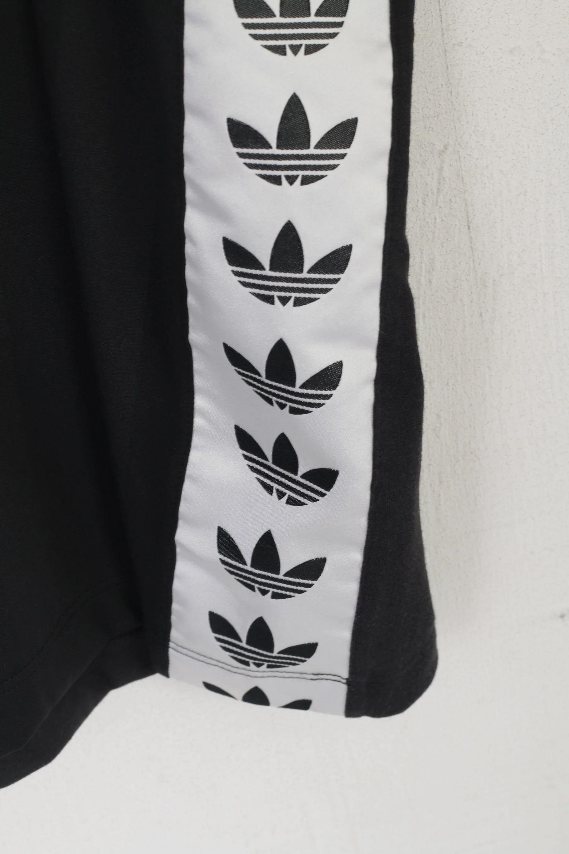 Adidas Men XL Shirt Black Shiny Inserts Logo Sportawear Retro Activewear Top - Image 5