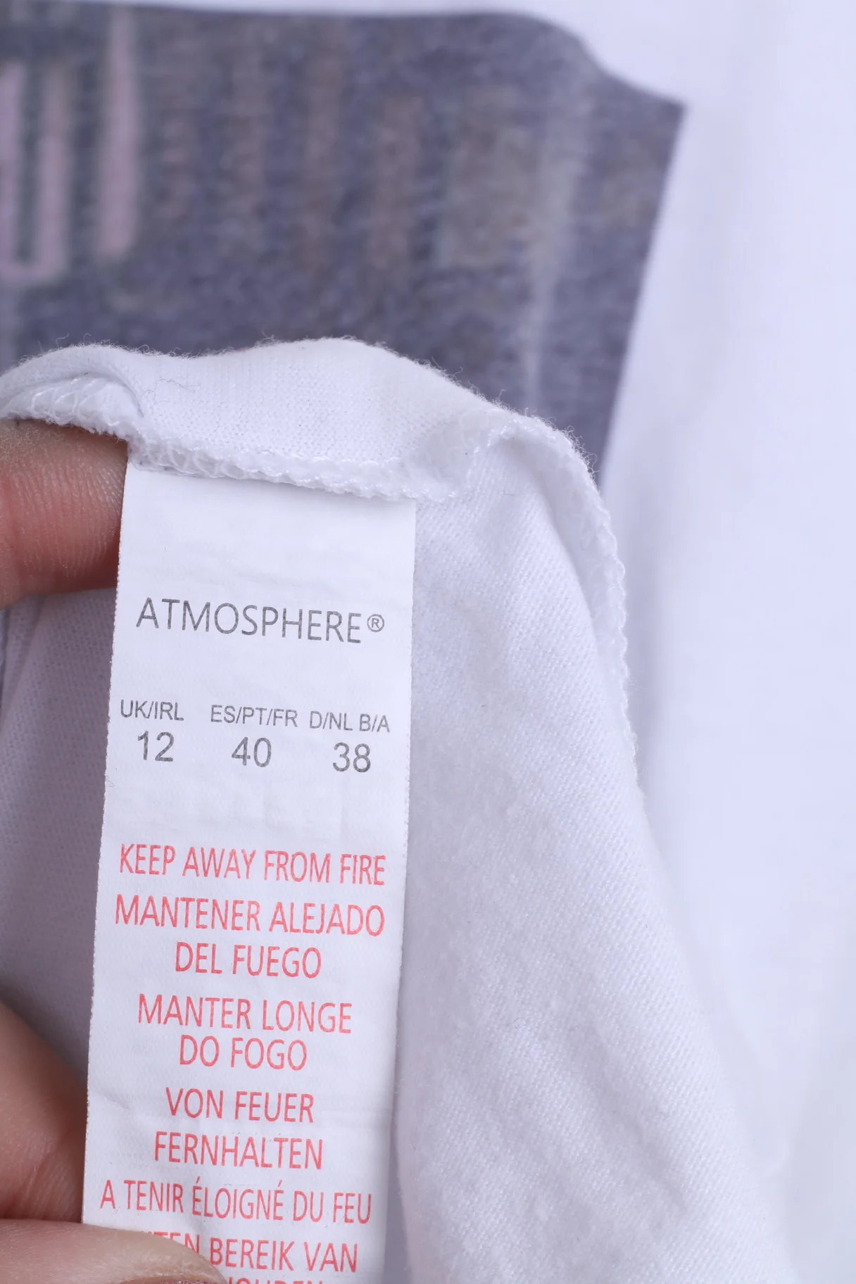 Atmosphere FRIENDS Womens 12 L Shirt White Crew Neck The Tv Series Cotton - Image 4