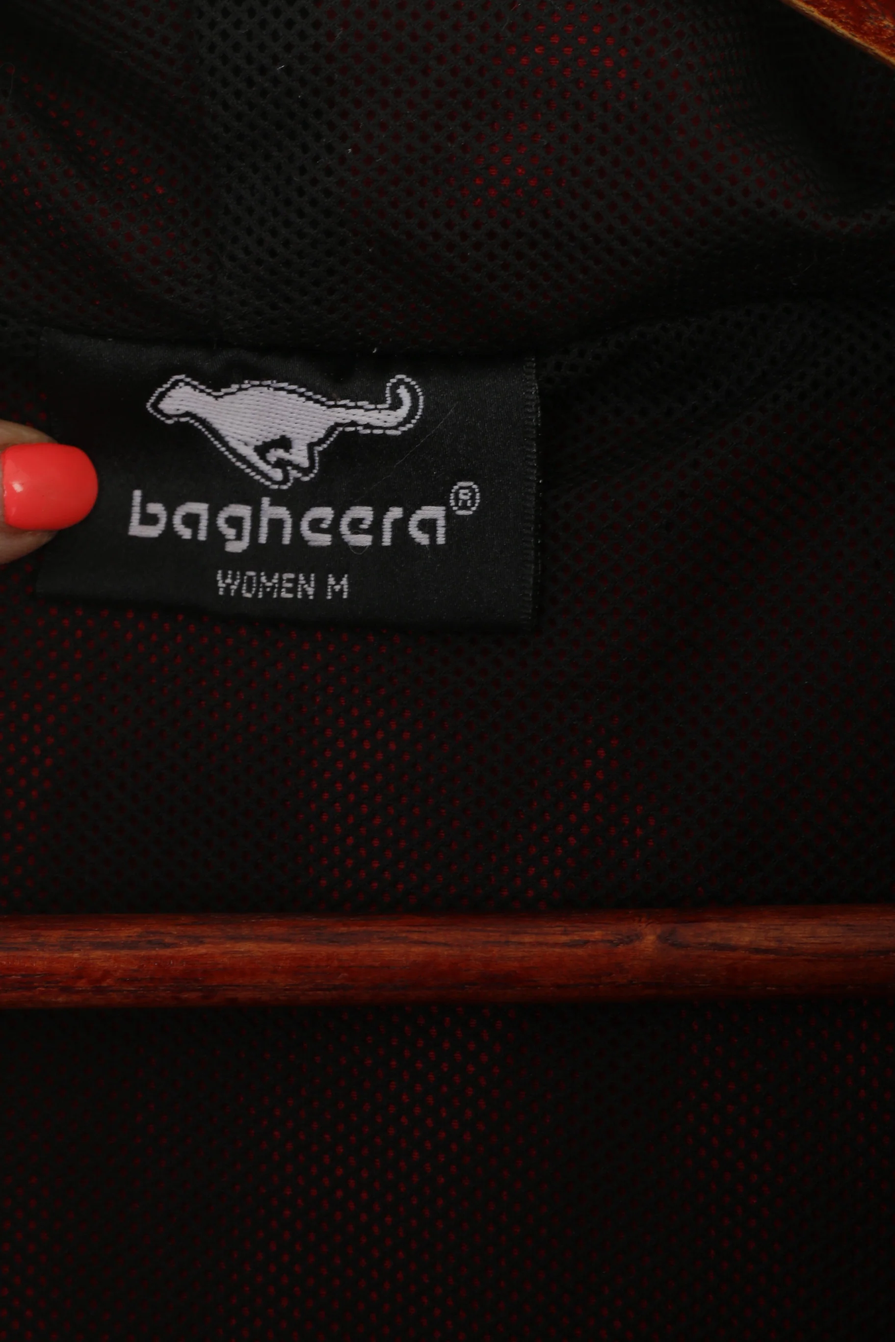 Bagheera Women M Jacket Red Hooded Windcheater Zip Up Reflective Sport Top - Image 4