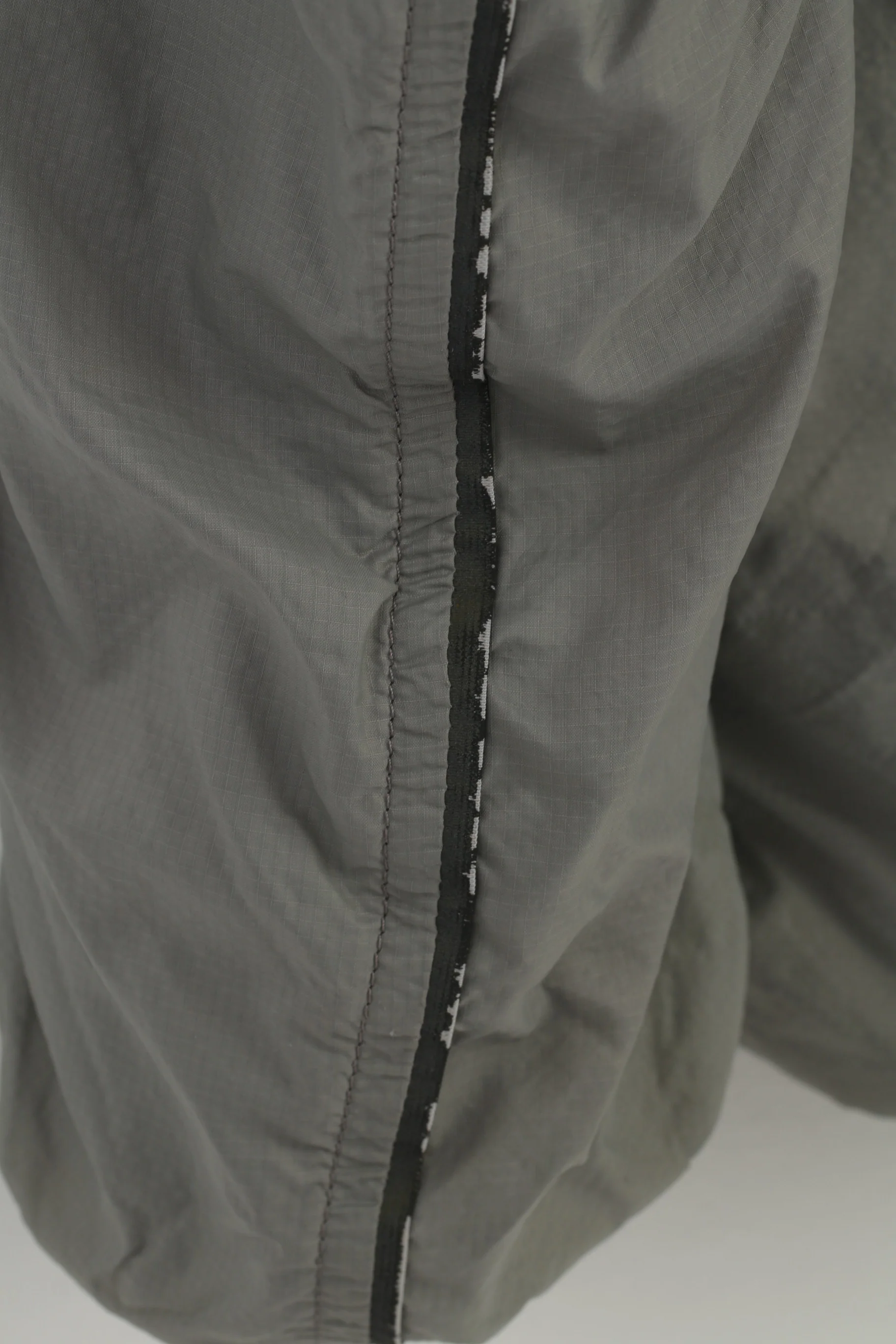 Berghaus Men L Jacket Zip Neck Grey Nylon Fleece Inside Collar Sport Vintage Top - Image 8