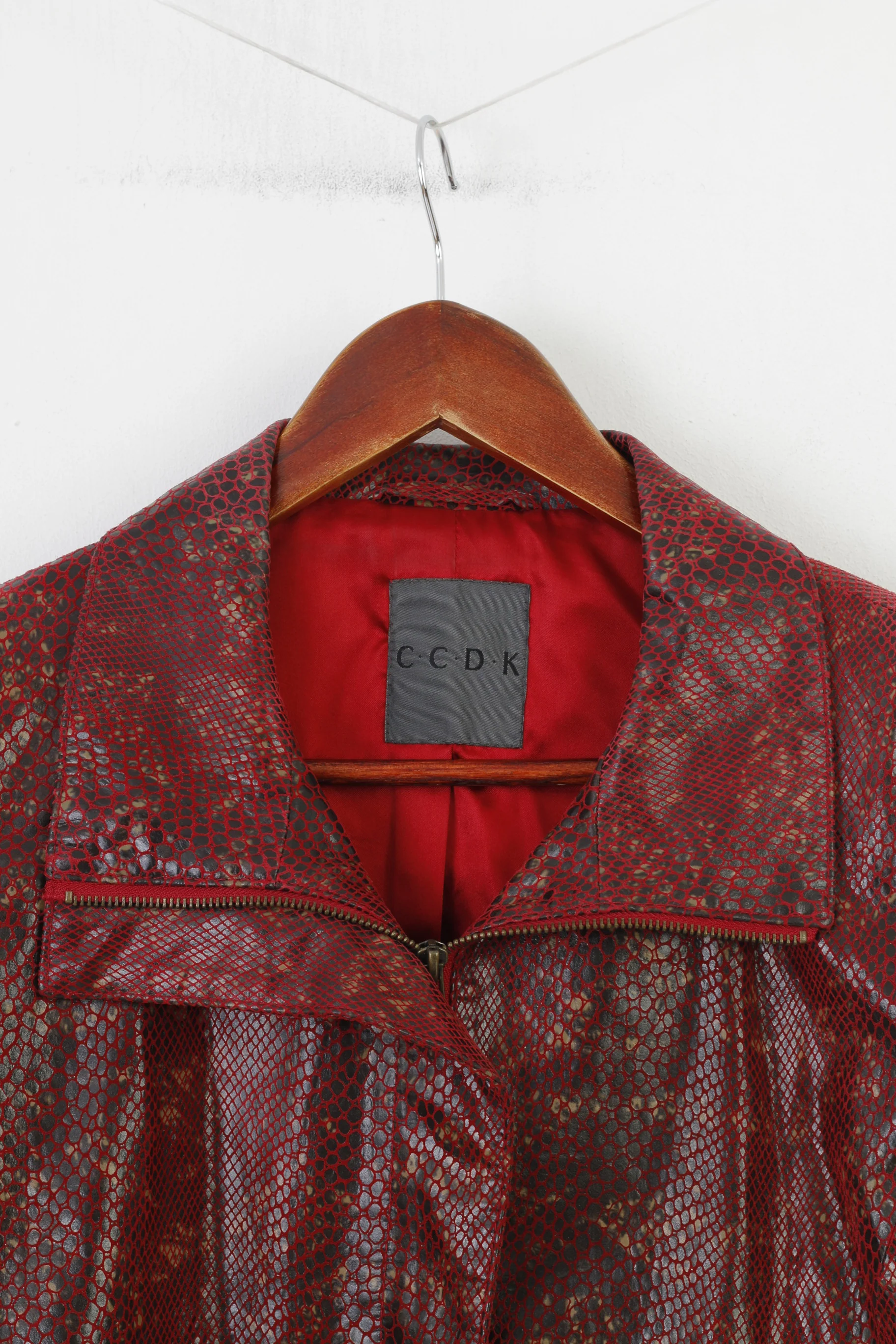 C.C.D.K Woman 16 (L) Suit Burgundy Leather Snake Pattern Shiny Full Zipper 2 Piece Vintage Set - Image 2
