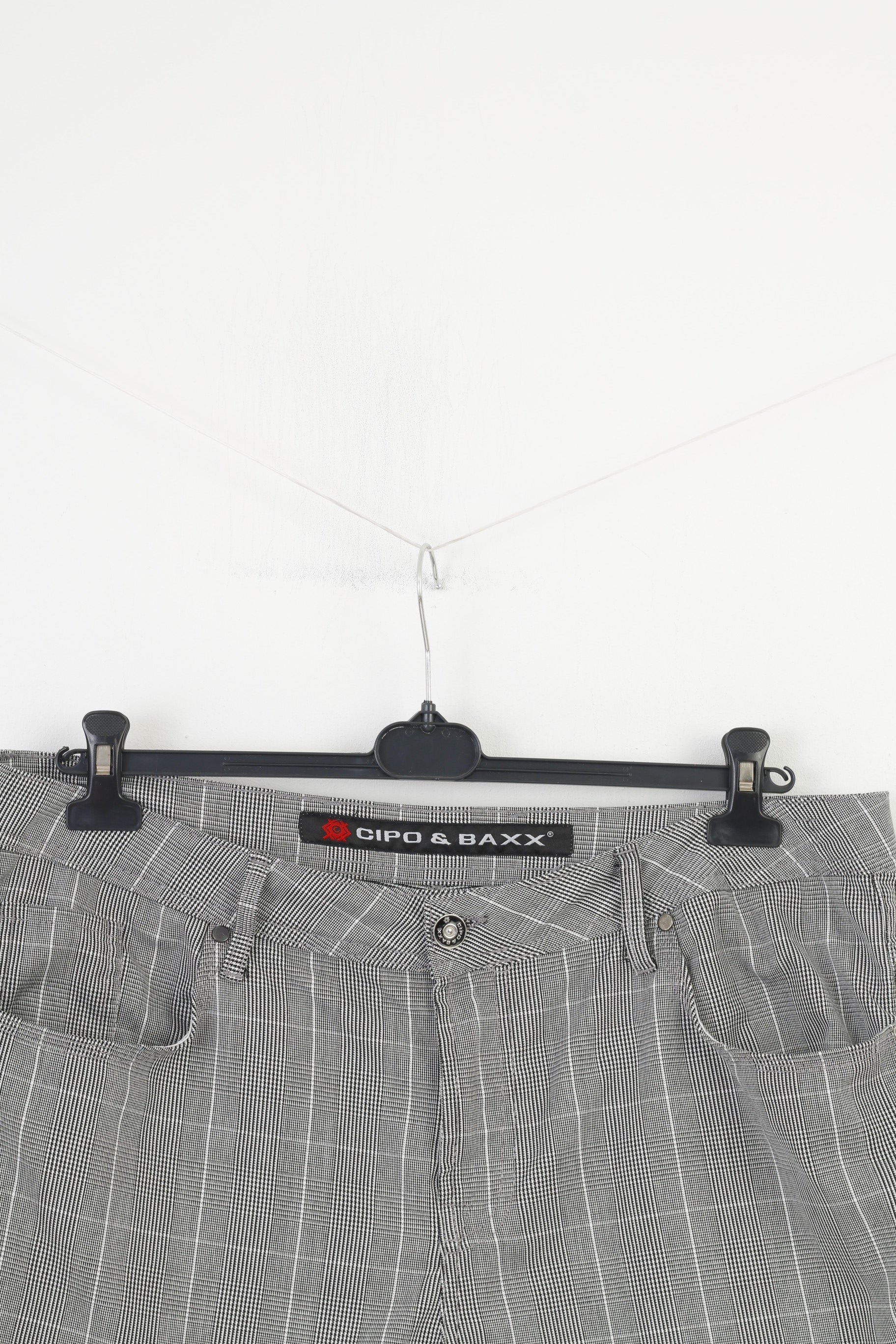Cipo&Baxx Men 40 34 Shorts White Black Checkered Summer Top - Image 2