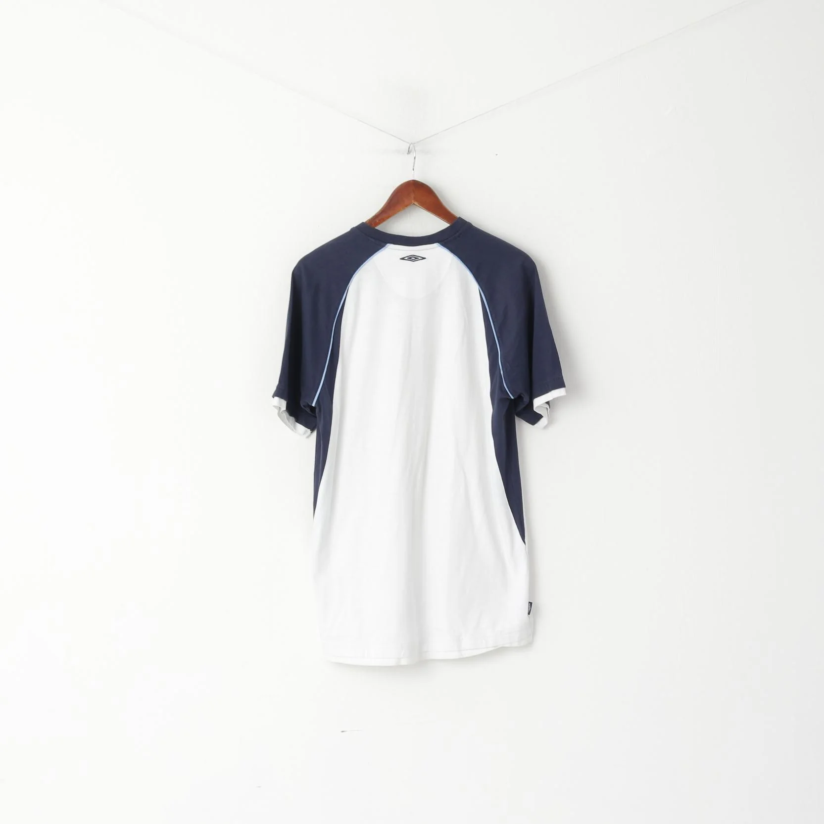 Umbro Men L T- Shirt White Cotton Logo Crew Neck Sport Top - Image 6