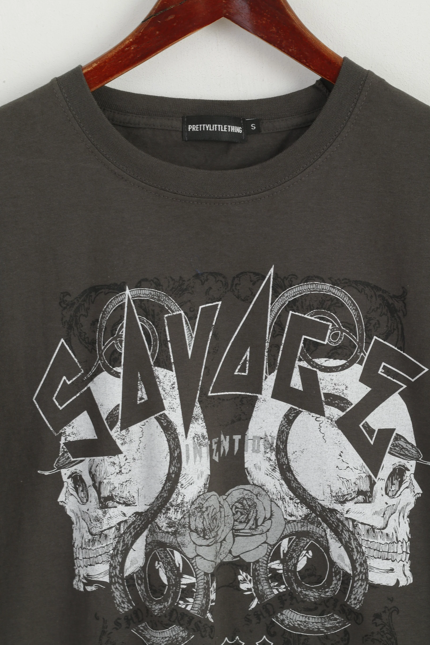 Pretty Little Thing Women S T-Shirt Grey Cotton Graphic Savage Oversize Top - Image 2