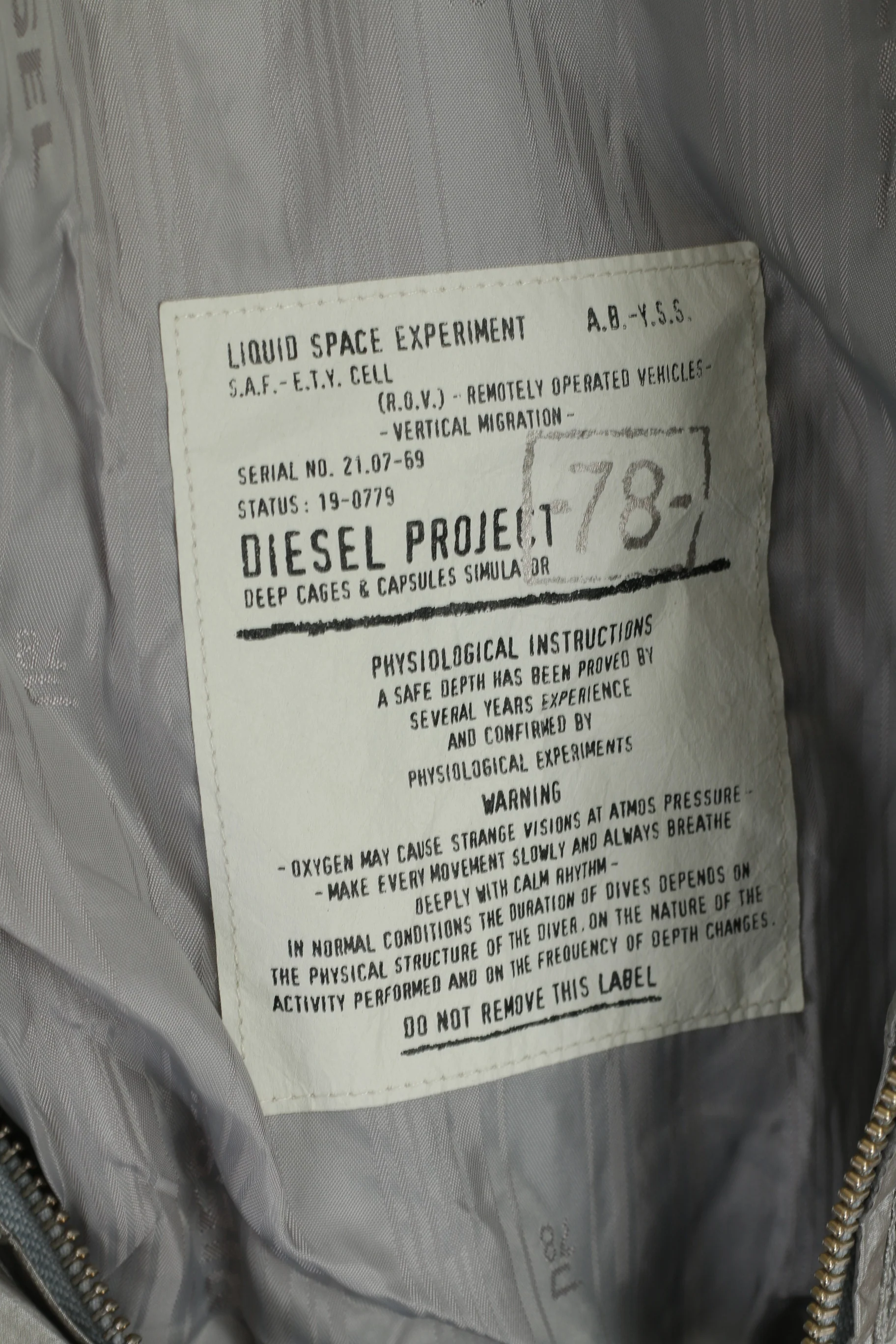 Diesel Women L Jacket Silver Shiny Full Zipper Bomber Typ 78 Project Space Top - Image 5