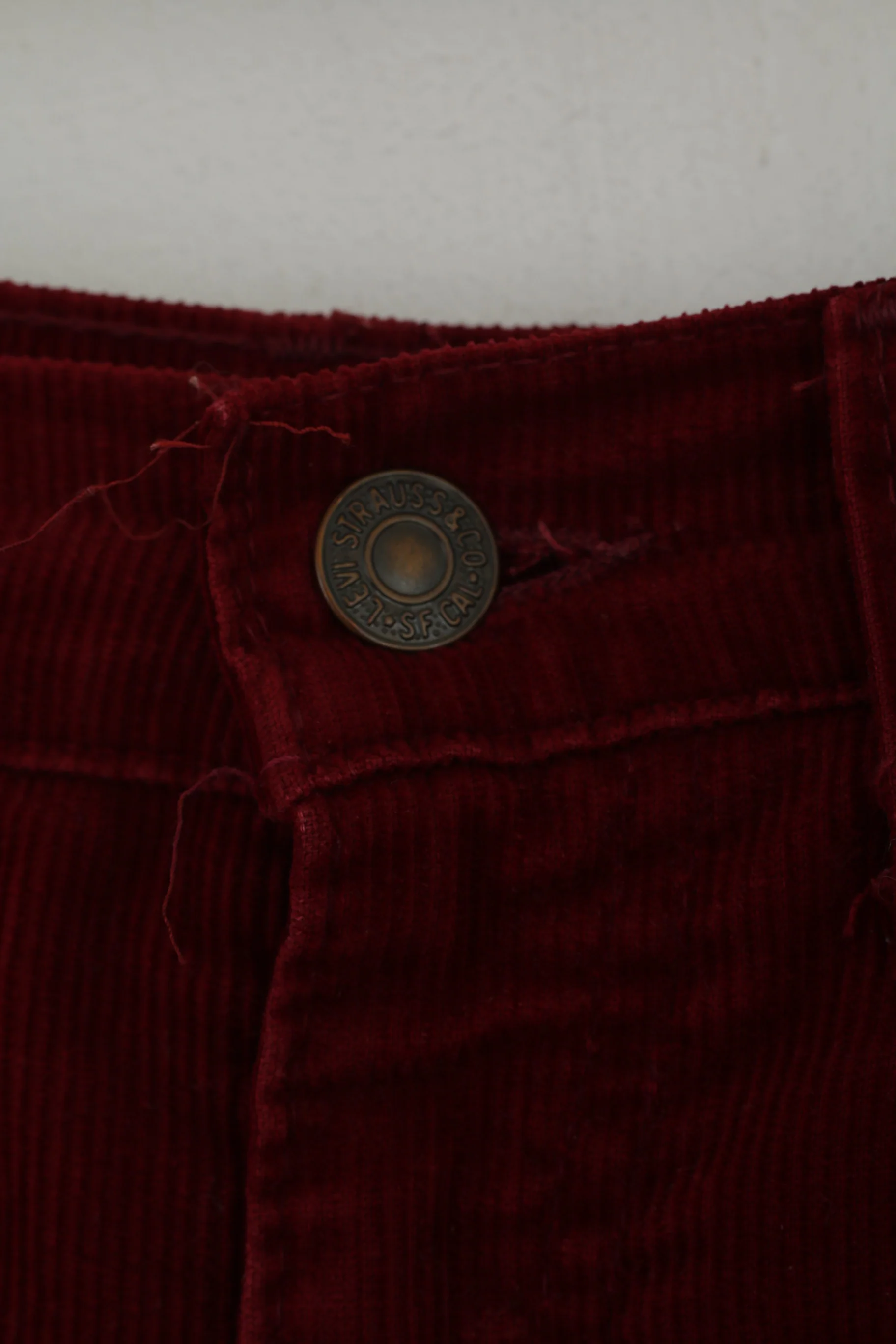 Levi's Women W 34 L 36 Trousers Burgundy Corduroy Cotton Classic Retro Pants - Image 2