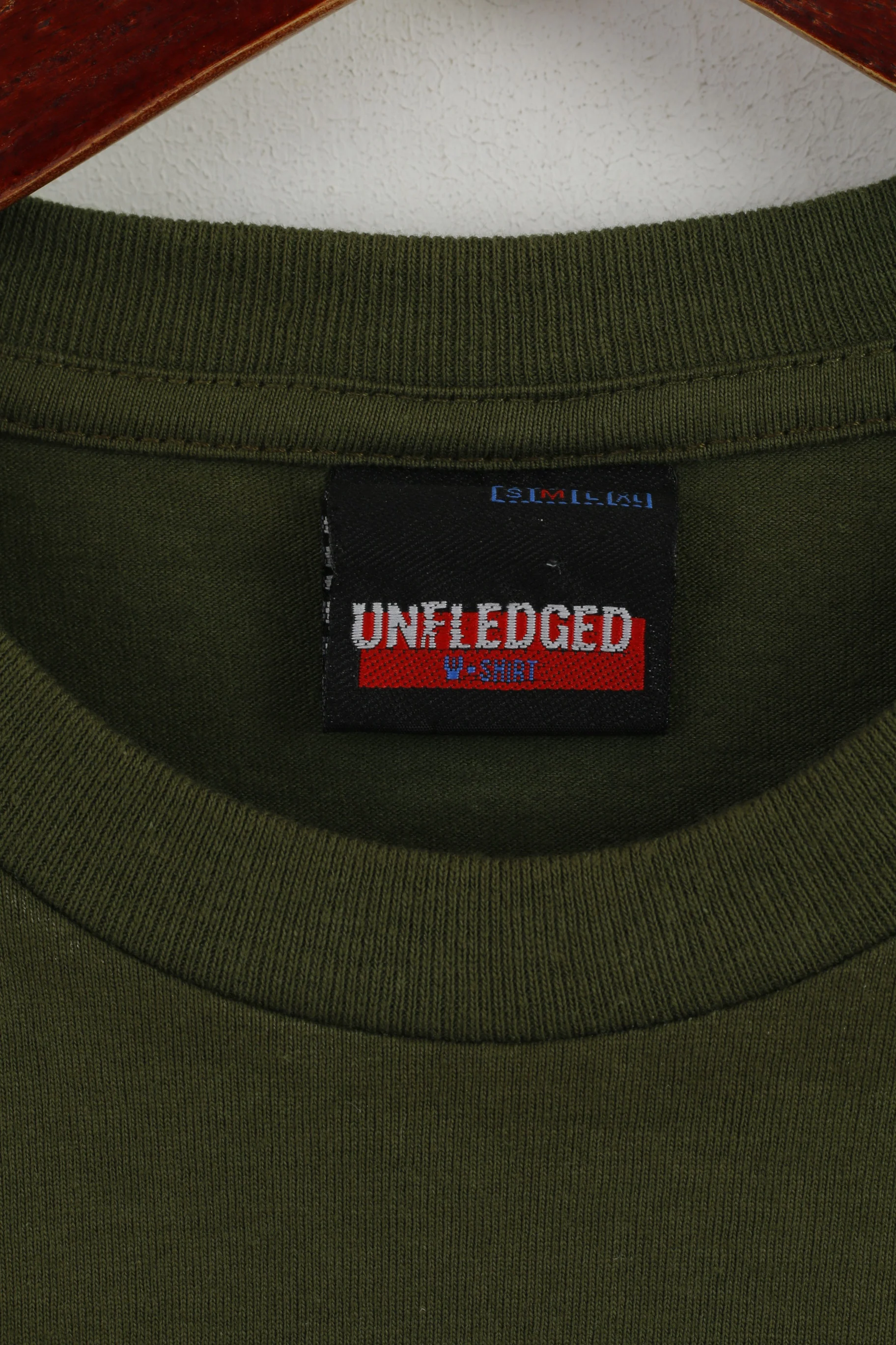 Unfledged Mens M (S) Shirt Green Cotton Graphic iPOD Short Sleeve Top - Image 3
