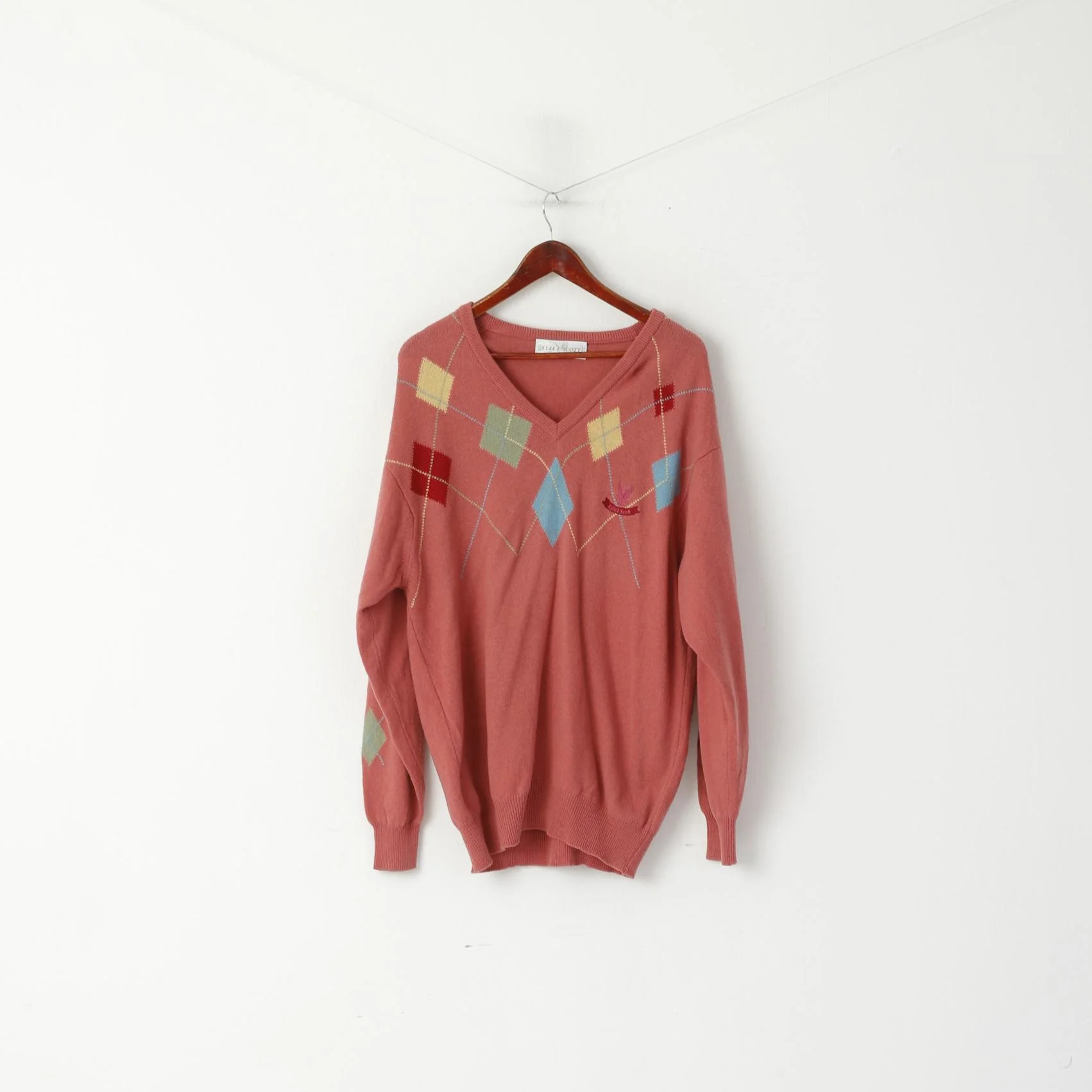 Lyle & Scott Men L Jumper Dirty Pink Wool V Neck Diamonds Pattern Scotland Sweater - Image 2