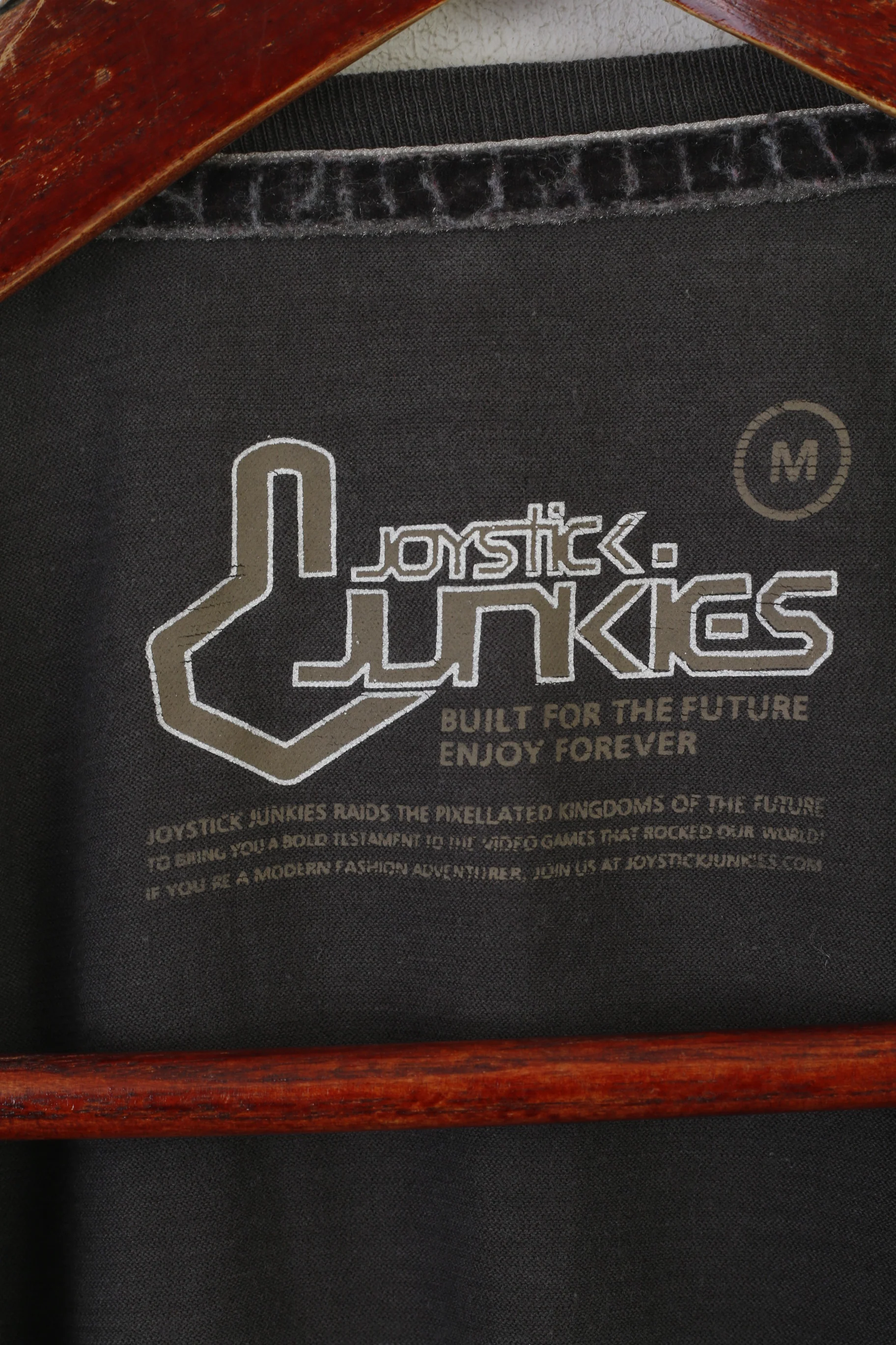 Joystick Junkies Men M Shirt Grey Cotton Graphic Pirate Software Gaming Top - Image 4