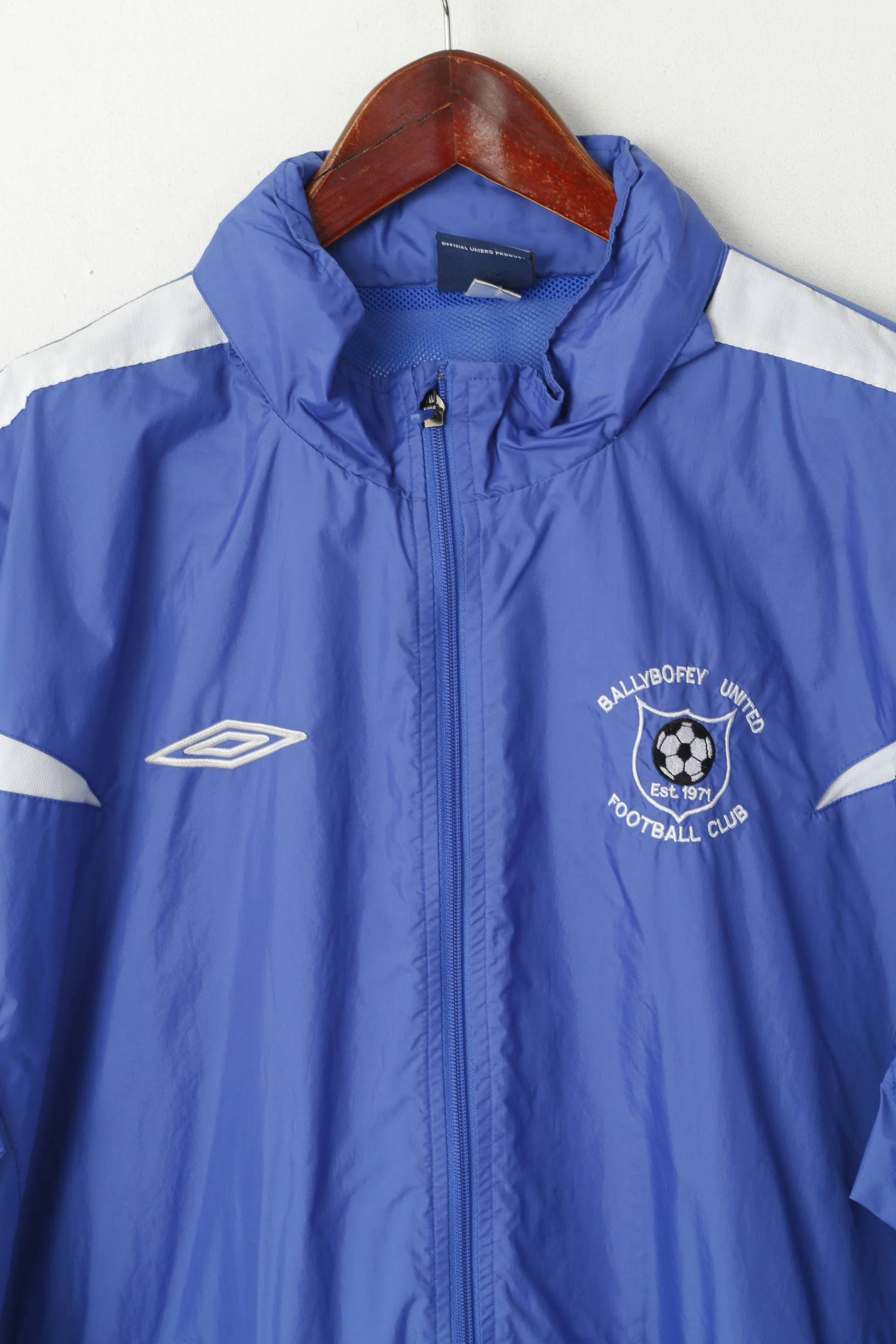 Umbro Men XL Jacket Blue Ballybofey United Football Club Nylon Hidden Hood Top - Image 2