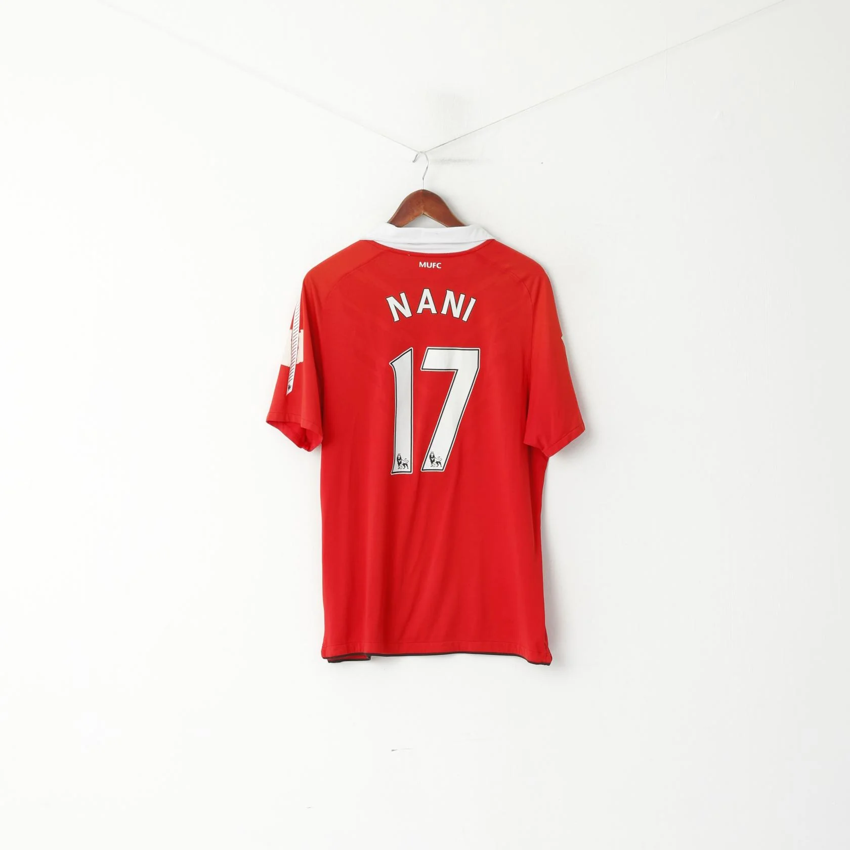 Nike Men L Polo Shirt Red Vintage Manchester United # 17 Nani Soccer Jersey Top - Image 7