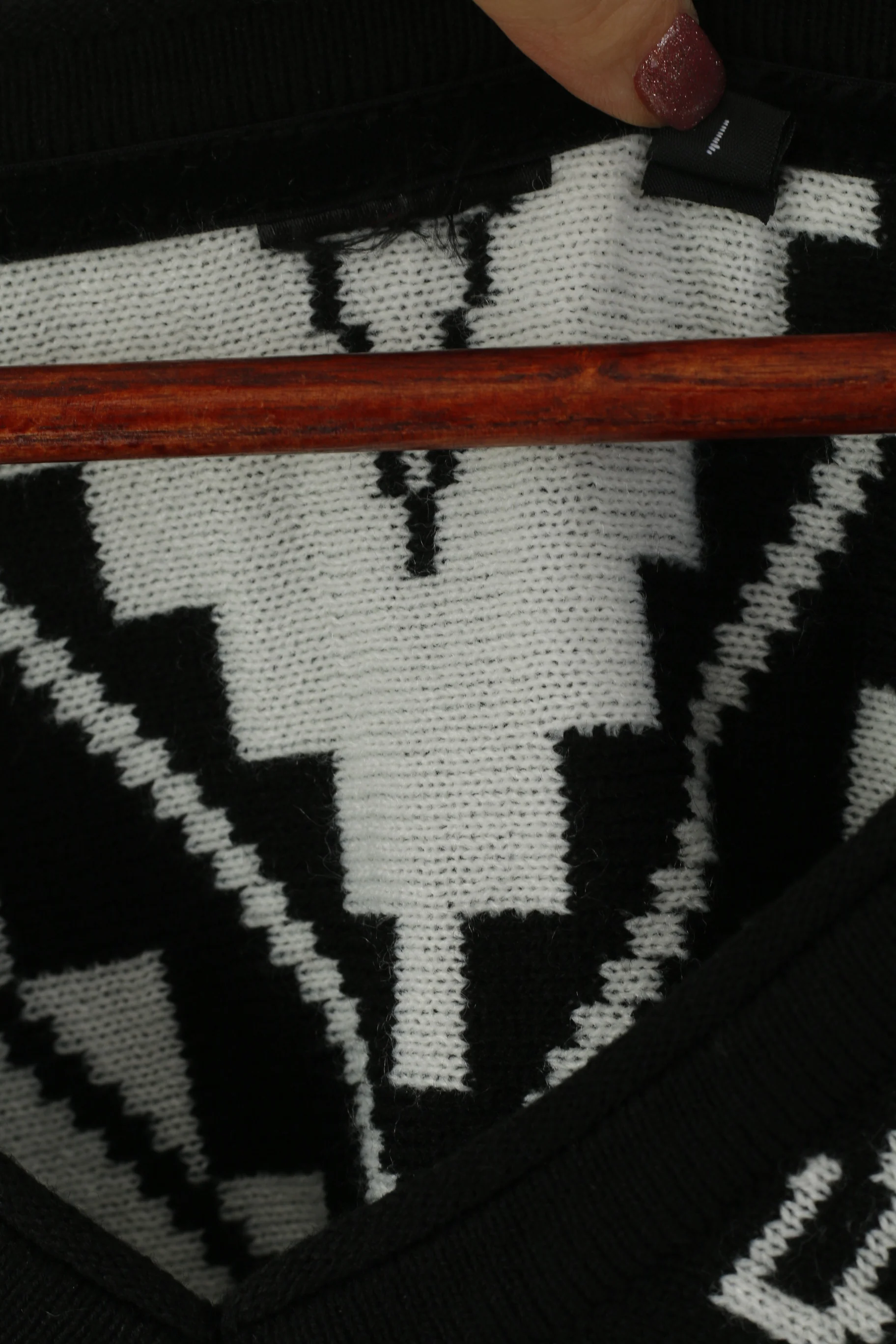 Vintage Women One Size Poncho Black White Aztec Boho Hippie Fringe Cape - Image 3