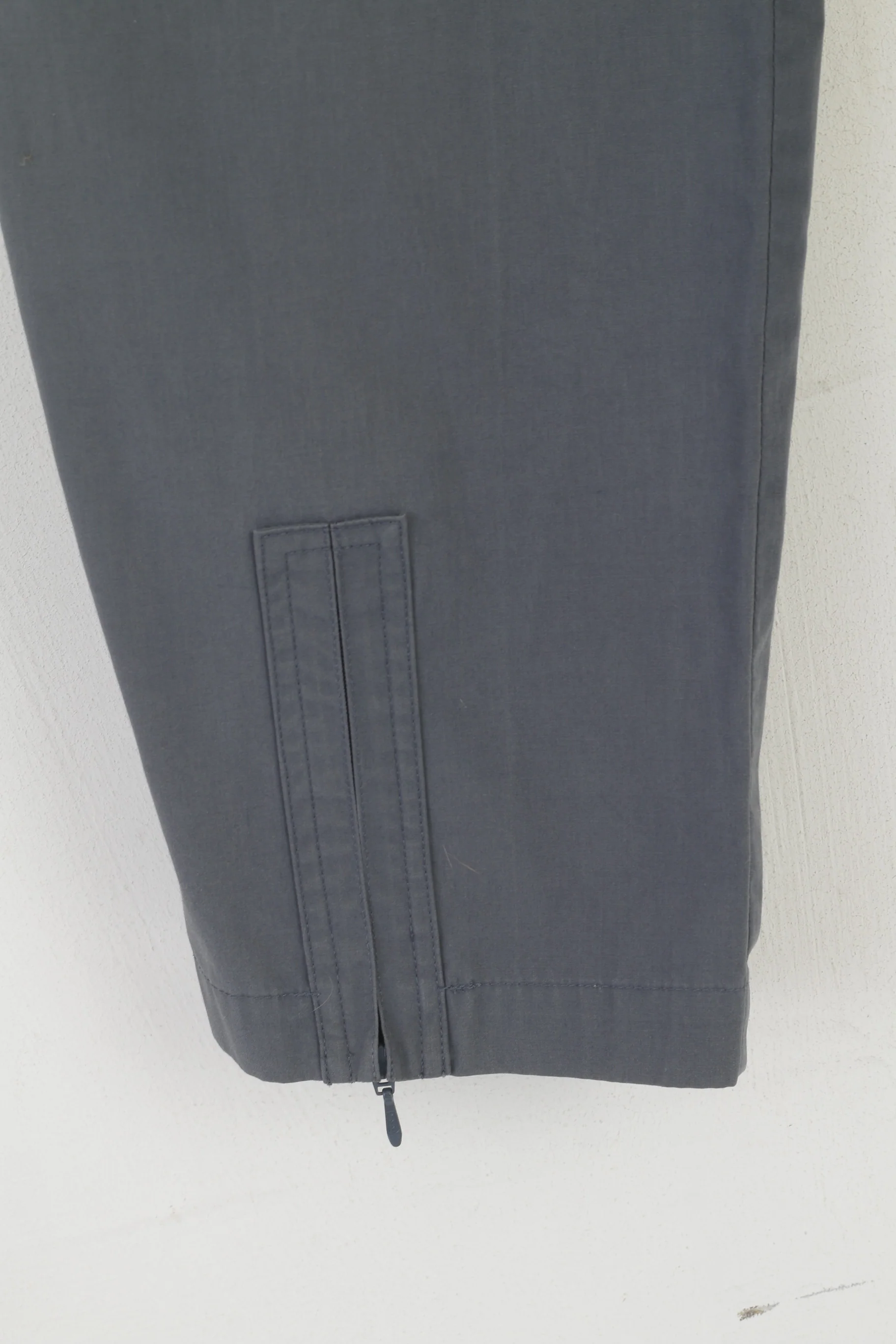 Ellesse Women 10 36 S Capri Pants Grey Sportswear Zip Leg Cropped Trousers - Image 3