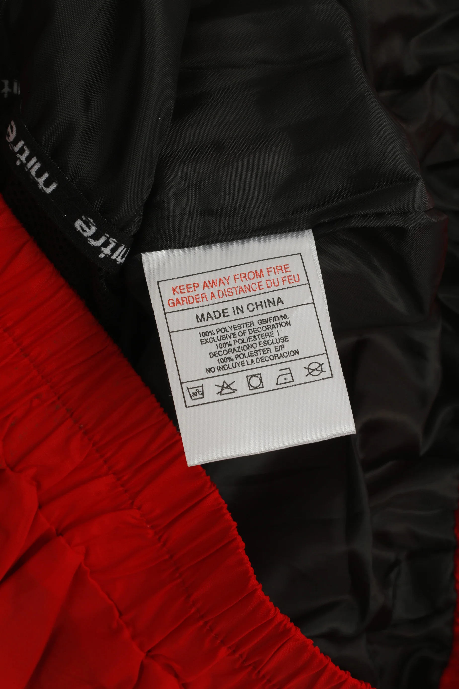 Mitre Mes L Jacket Red Cheam Sports FC Lightweight Sportswear Red Full Zipper Hidden Hood - Image 5