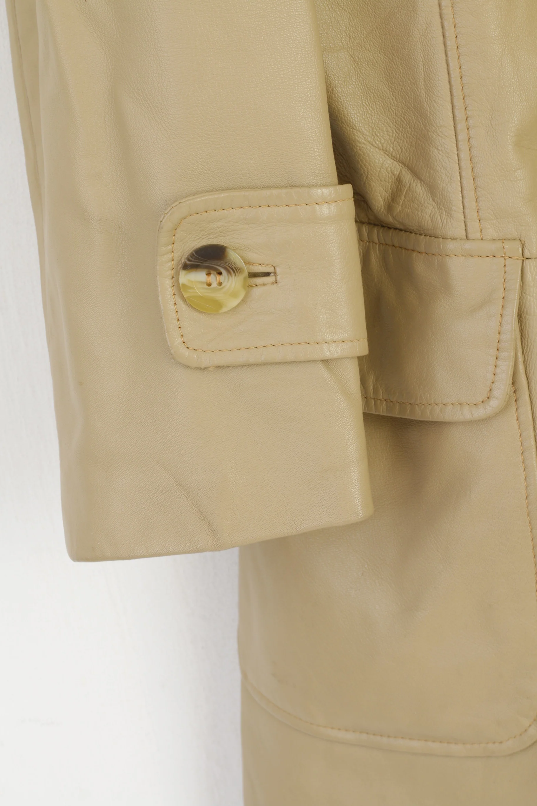 KIT Women 12 38 M Jacket Beige Leather Vintage Double Breasted Classic Top - Image 4