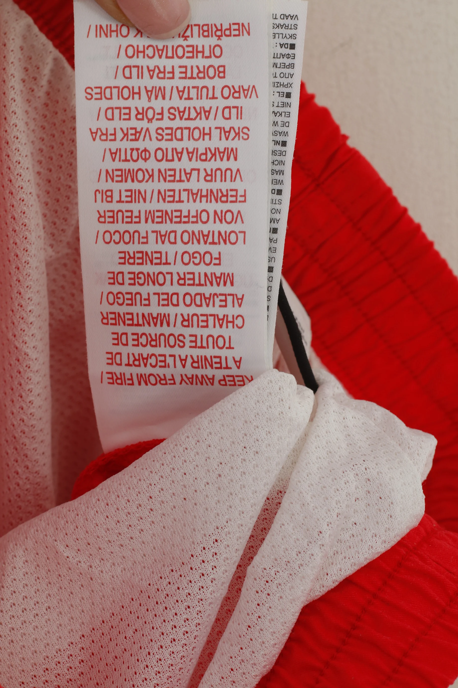 Nike Boys XL 158-170 13-15 Age Shorts Red Vintage Mesh Lined Sport Bermuda - Image 4