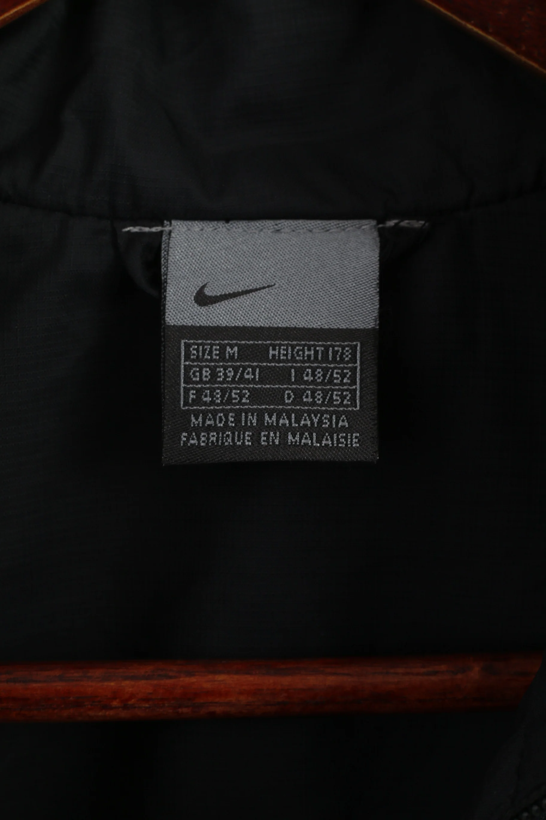 Nike Men M Jacket Black Pullover Activewear Retro Lightweight Pocket Sport Top - Image 4
