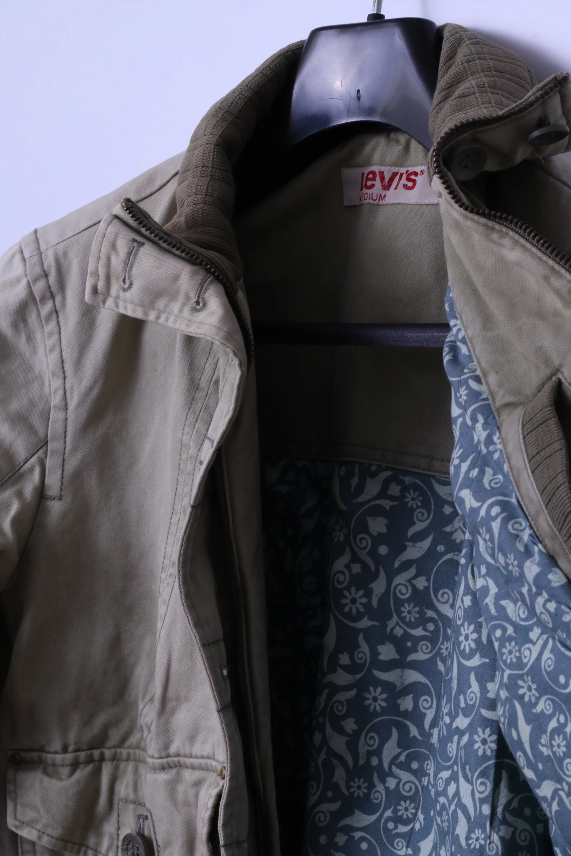 Levi's Womens M Jacket Bomber Khaki Cotton Paded Classic Full Zipper Top - Image 6