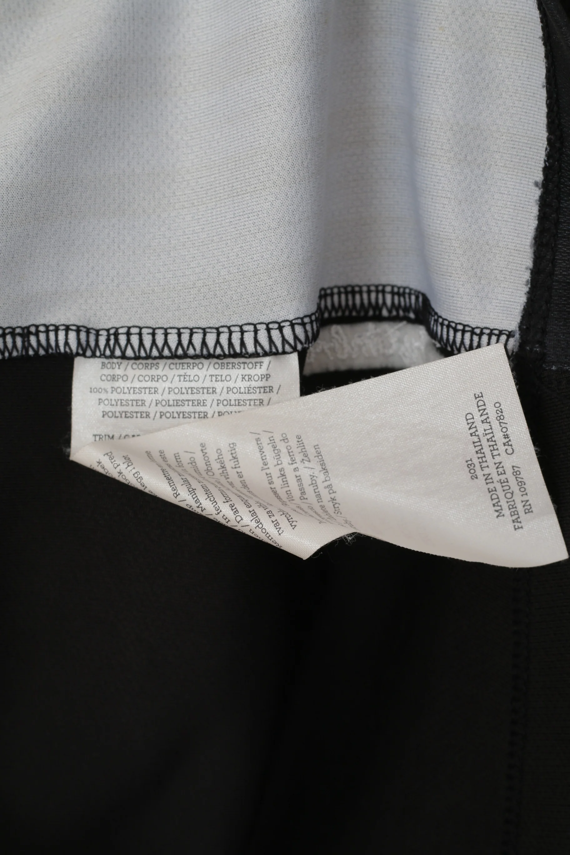 Tailored by Umbro Youth 158 XLB Shirt Black Long Sleeve Ireland Football Club Jersey - Image 4