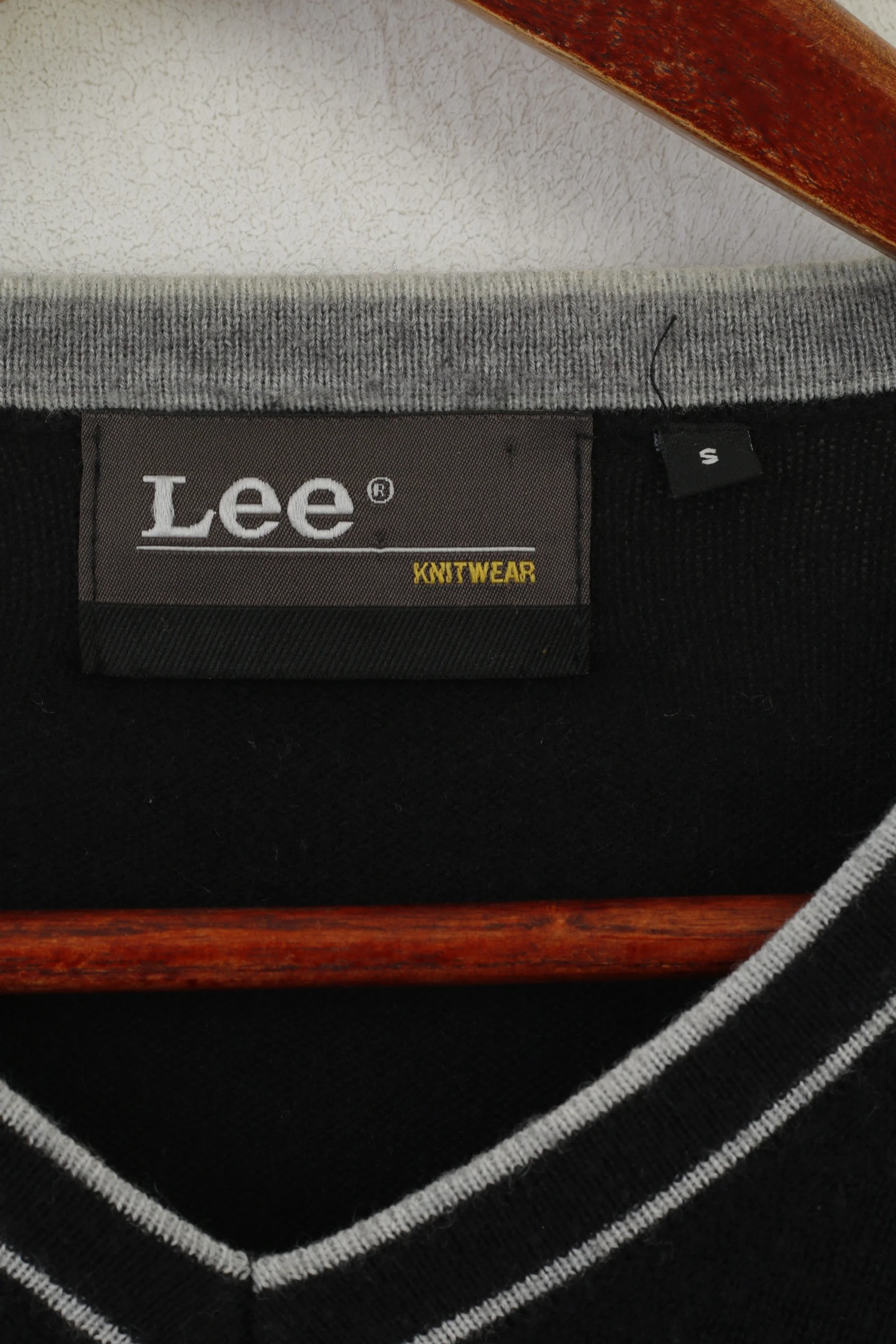 Lee Women S Jumper Black Knitwear Wool Blend V Neck Soft Thin Sweater - Image 4