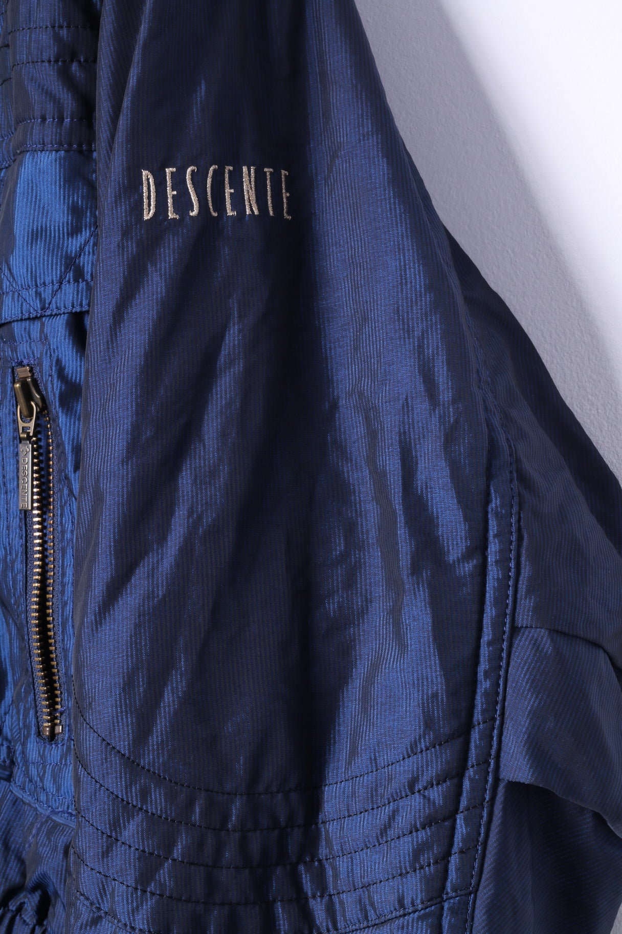 Descente Womens 10 40 M Ski Jacket Retro Navy Shiny Nylon Winter Snowboarding - Image 5