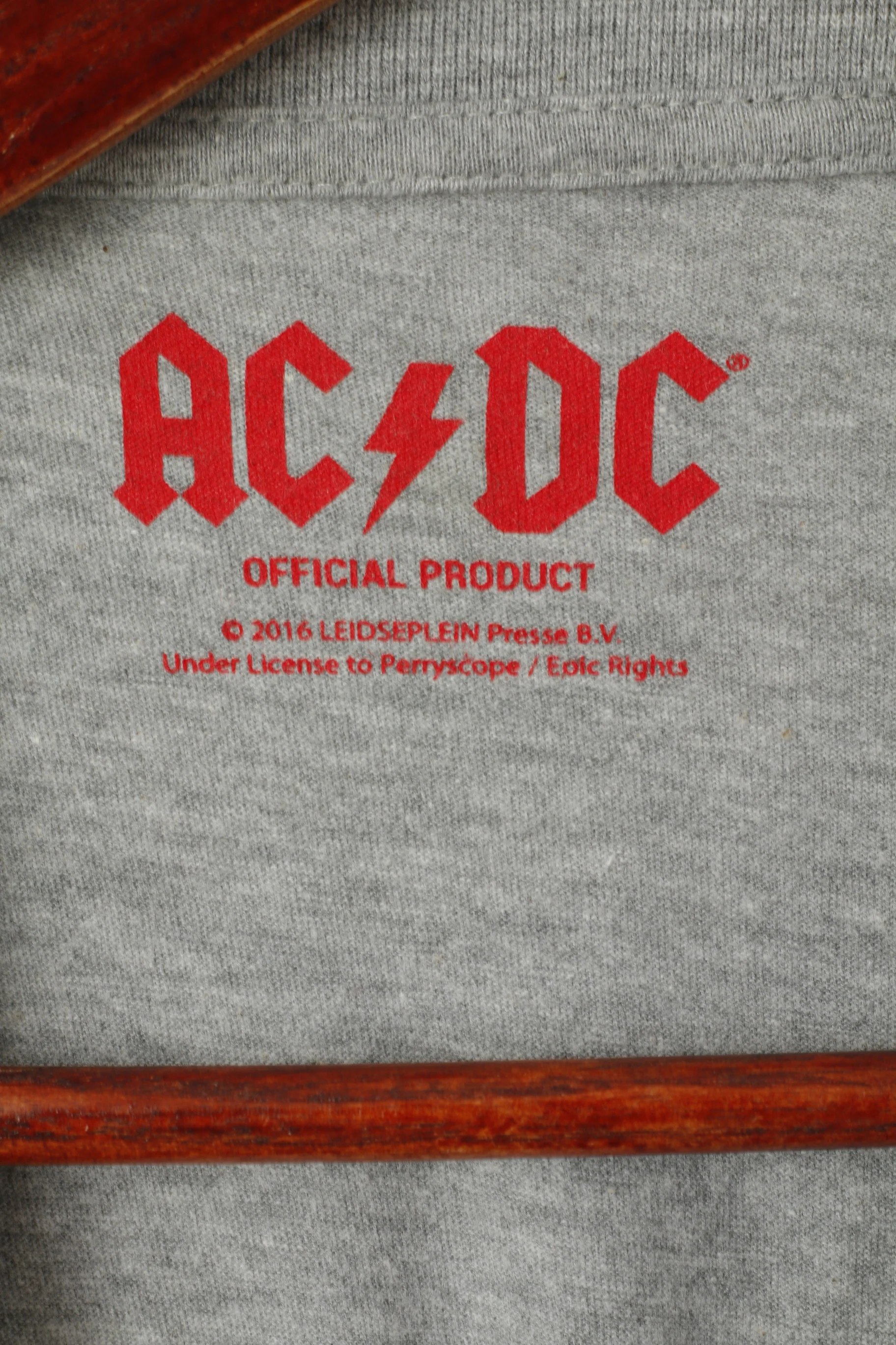 Cedar Wood State Men M Shirt Grey Cotton Grapic AC/DC Voltage Rock N Roll Top - Image 3