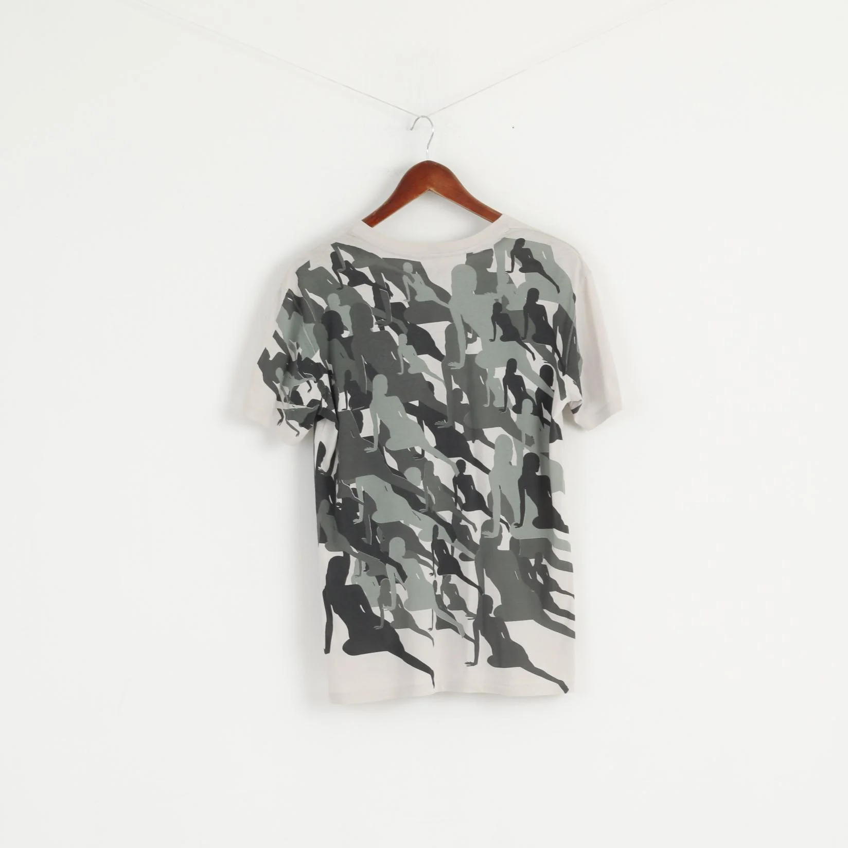 Armani Exchange Men S T- Shirt Green Camouflage Lady Print Thin Cotton Top - Image 5