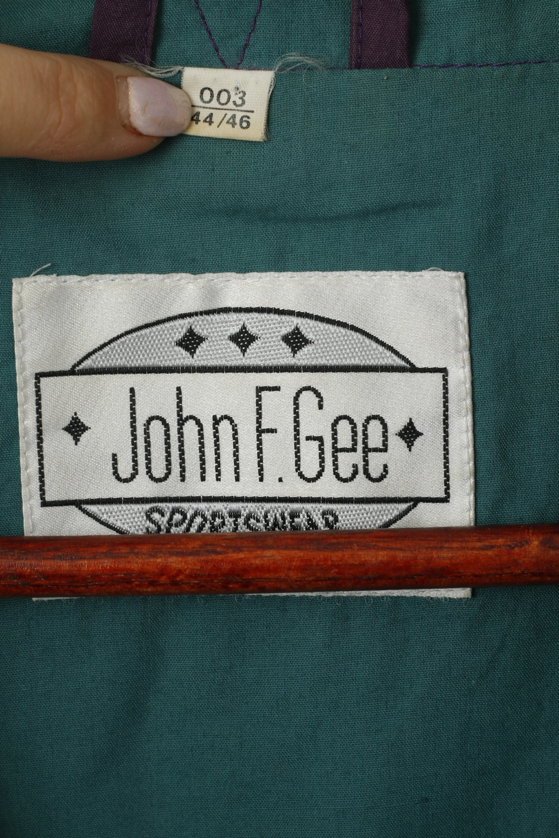 John F.Gee Men 44/46 S Jacket Purple Vintage Kangaroo Pocket Nylon Waterproof Top - Image 4