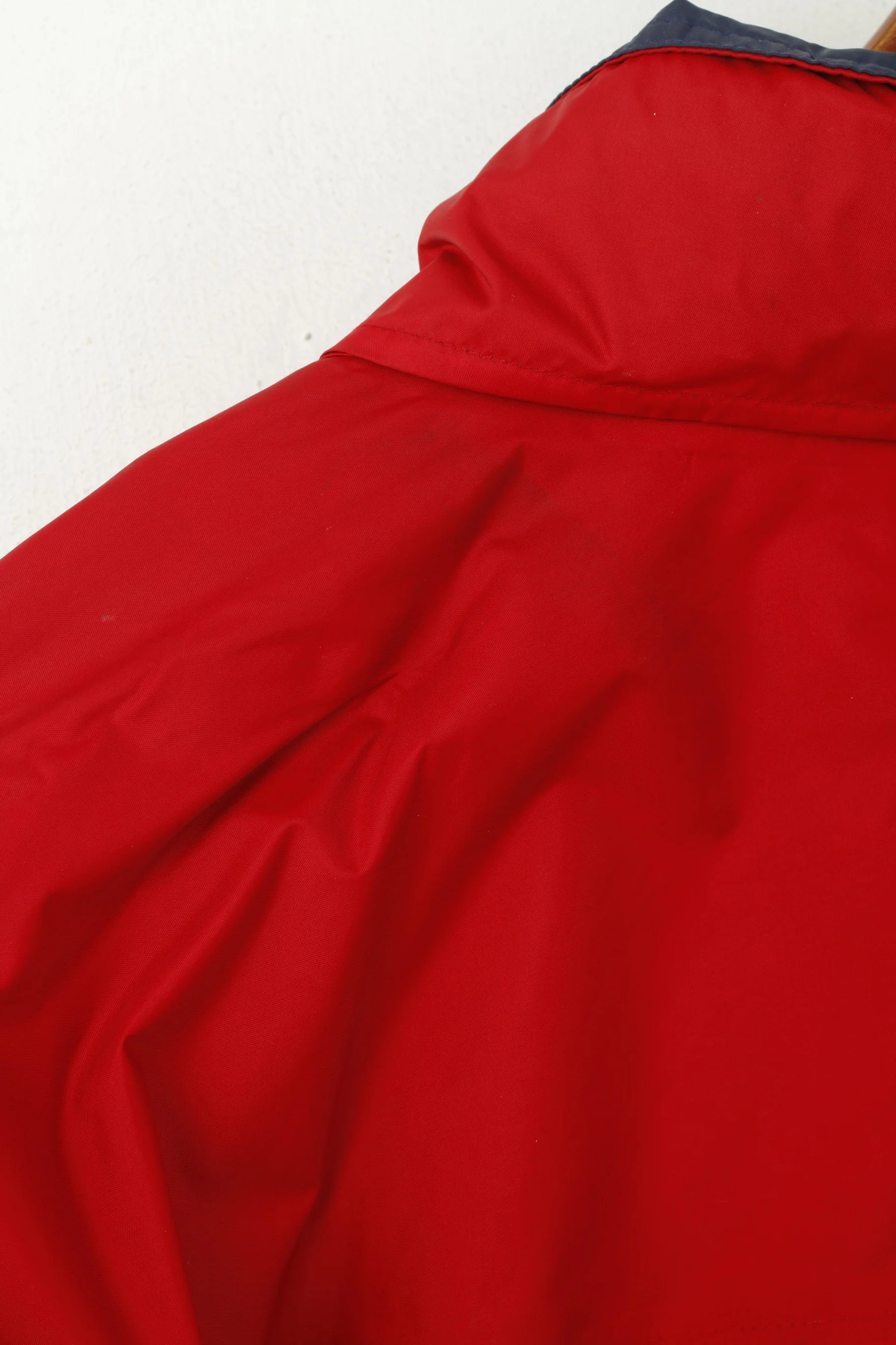 Helly Hansen Men L Jacket Red Nylon Waterproof Hidden Hood Outdoor Top - Image 5