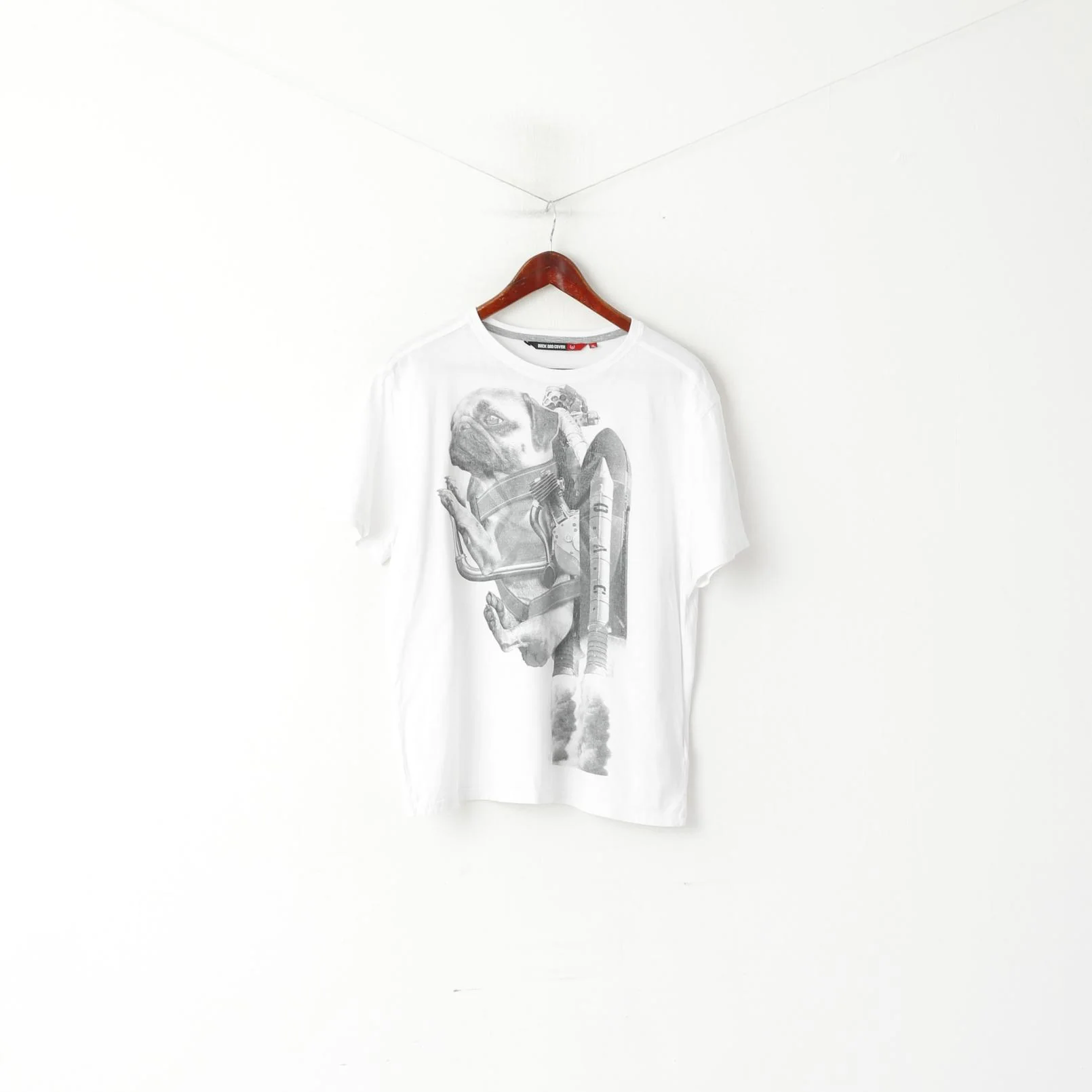 Duck and Cover Men XL (L) T- Shirt White Cotton Graphic Crew Neck Pug Jeatpag Top