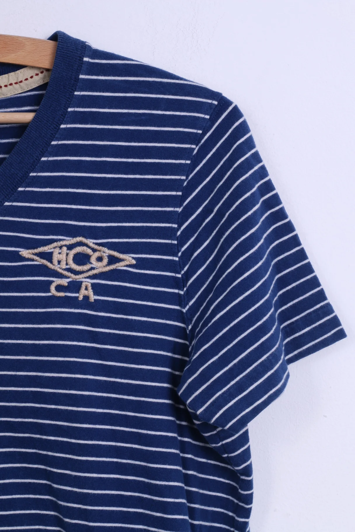 Hollister California Womens M T-Shirt Blue Striped Cotton V Neck Marine Top - Image 3