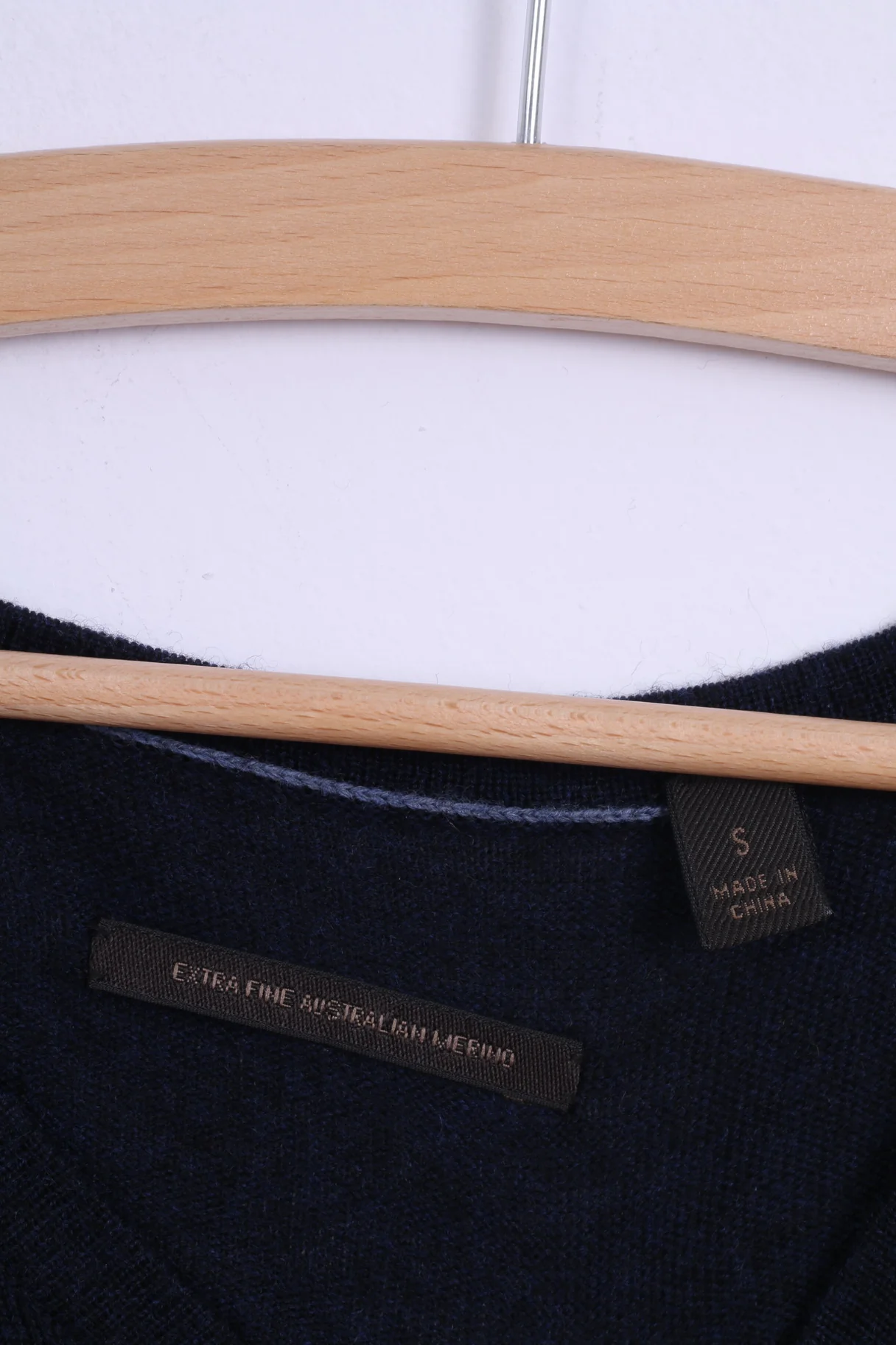 CR Clothing Australia Mens S Jumper Navy Wool Merino V Neck Lightweight Sweater - Image 4