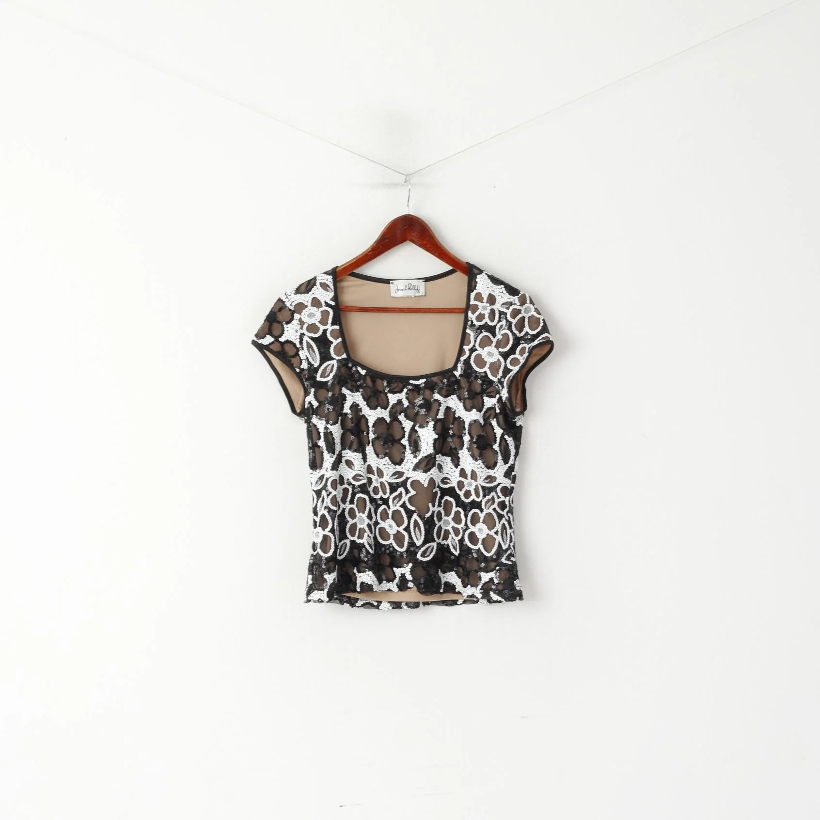 Joseph Ribkoff Women L 14 Shirt Black Floarl Sequins Elegant Ornate Cropped Top
