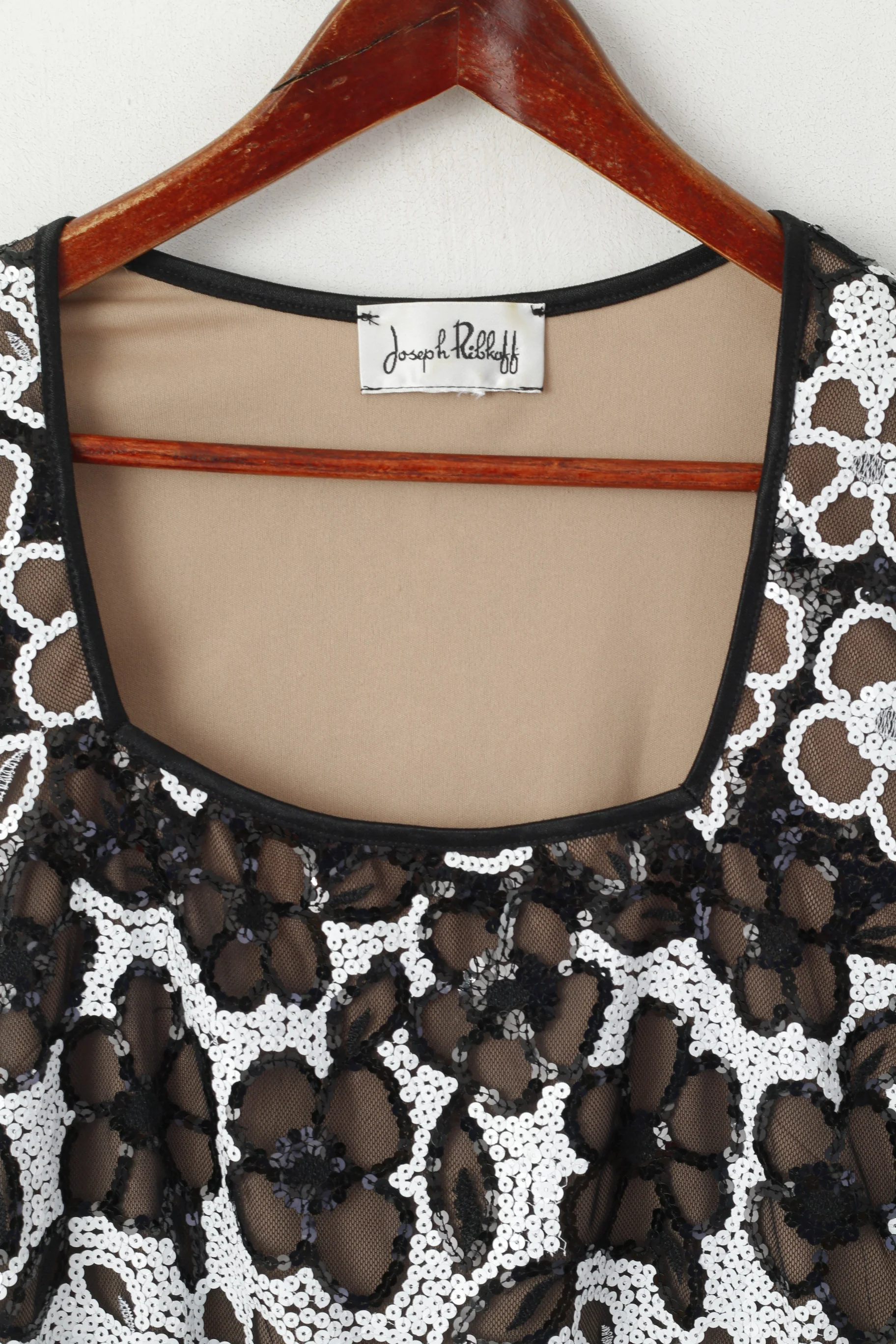 Joseph Ribkoff Women L 14 Shirt Black Floarl Sequins Elegant Ornate Cropped Top - Image 2