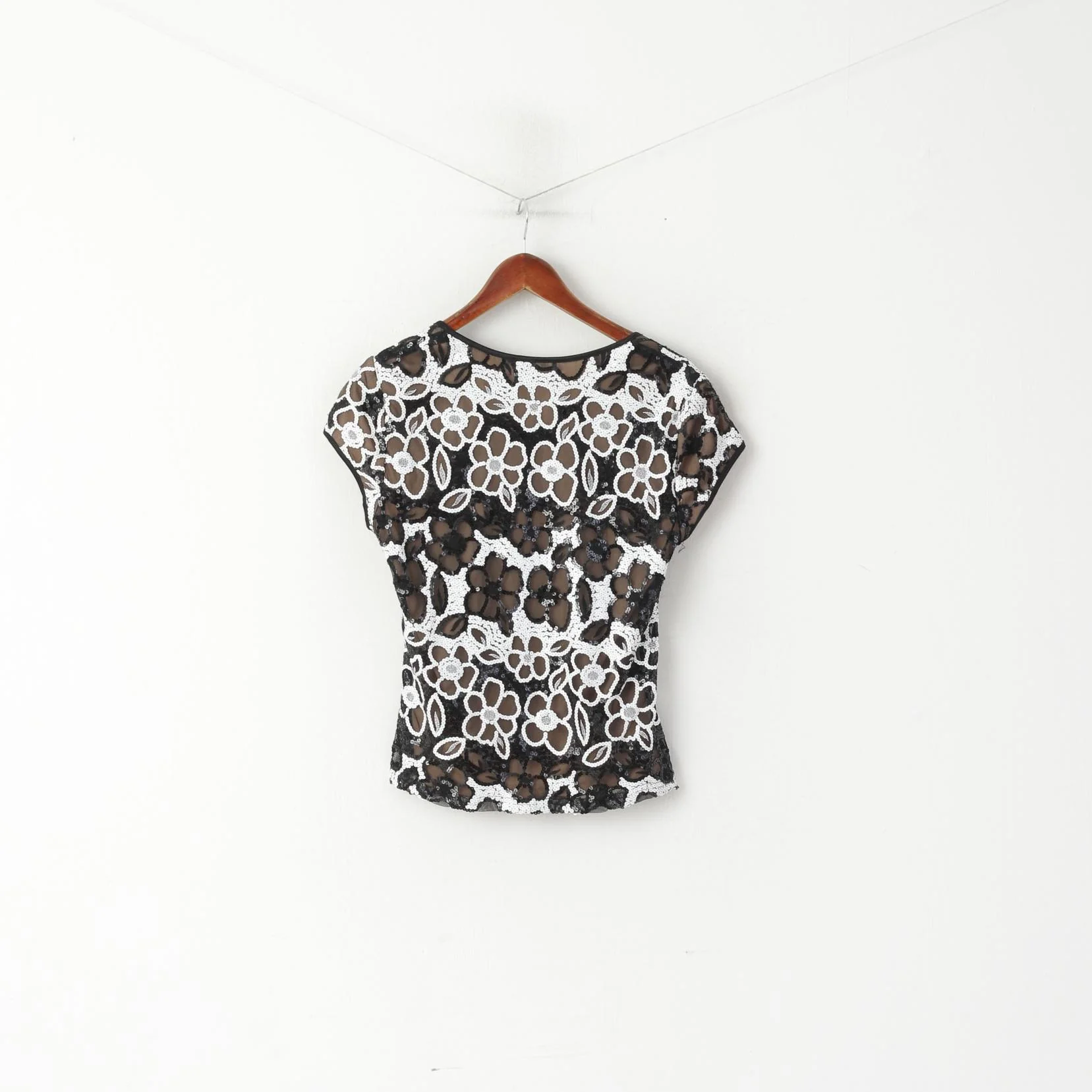 Joseph Ribkoff Women L 14 Shirt Black Floarl Sequins Elegant Ornate Cropped Top - Image 5