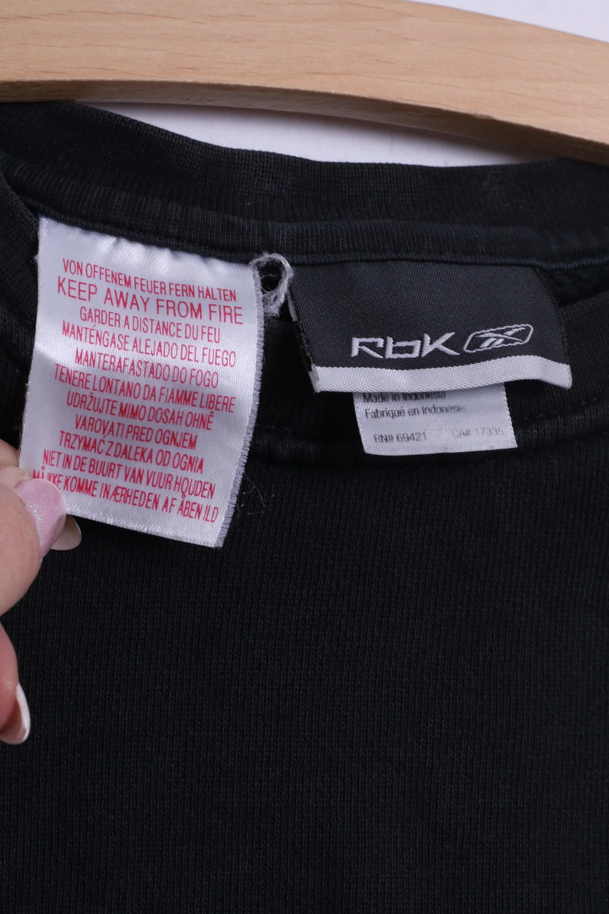 Reebok Boys 16 age Sweatshirt Black Cotton Crew Neck Grapgic Logo Top - Image 4