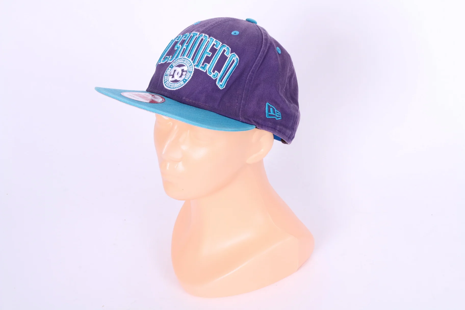 New Era 9 Fifty Mens One Size Cap DC Shoe Baseball Hat Purple Signed Snapback