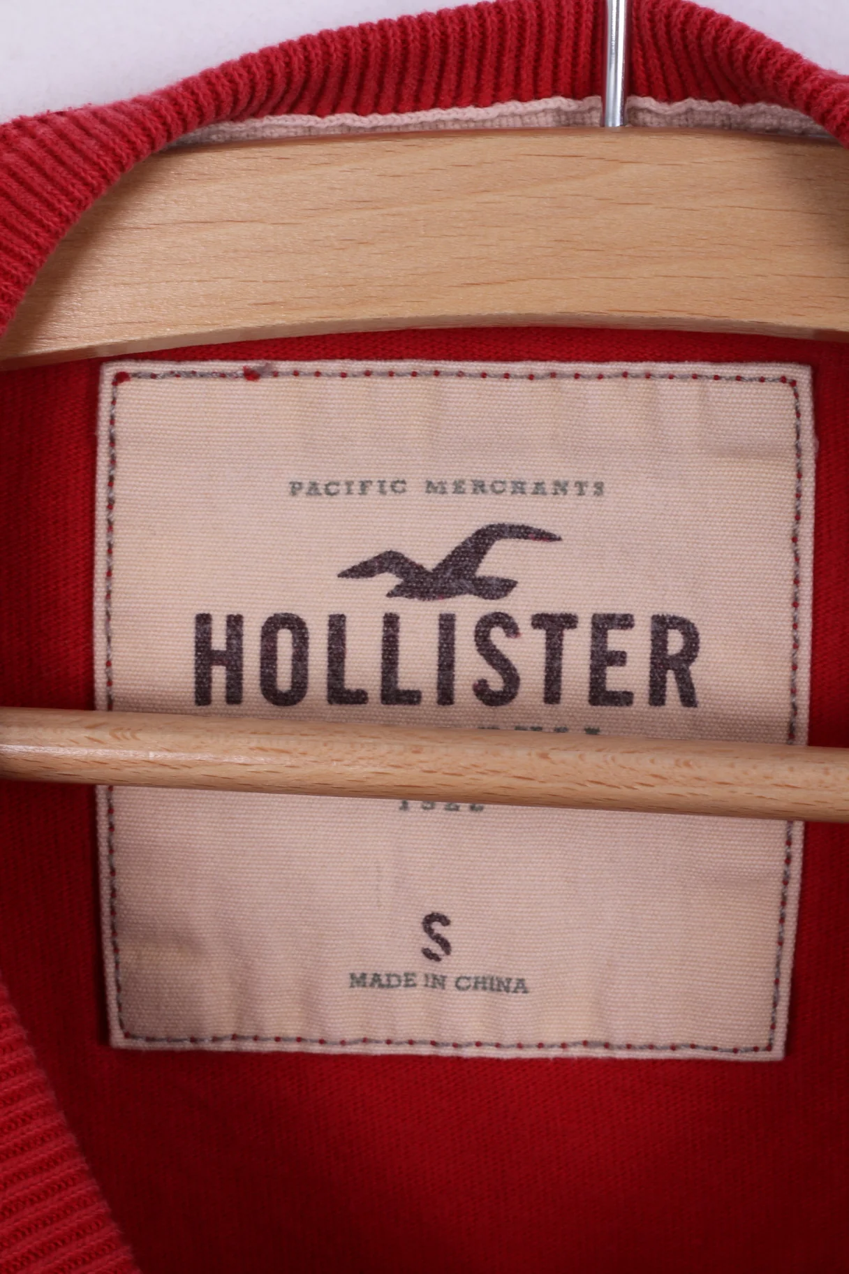 Hollister Mens S Long Sleeved Shirt Red Cotton Crew Neck Embroidered HCO - Image 5