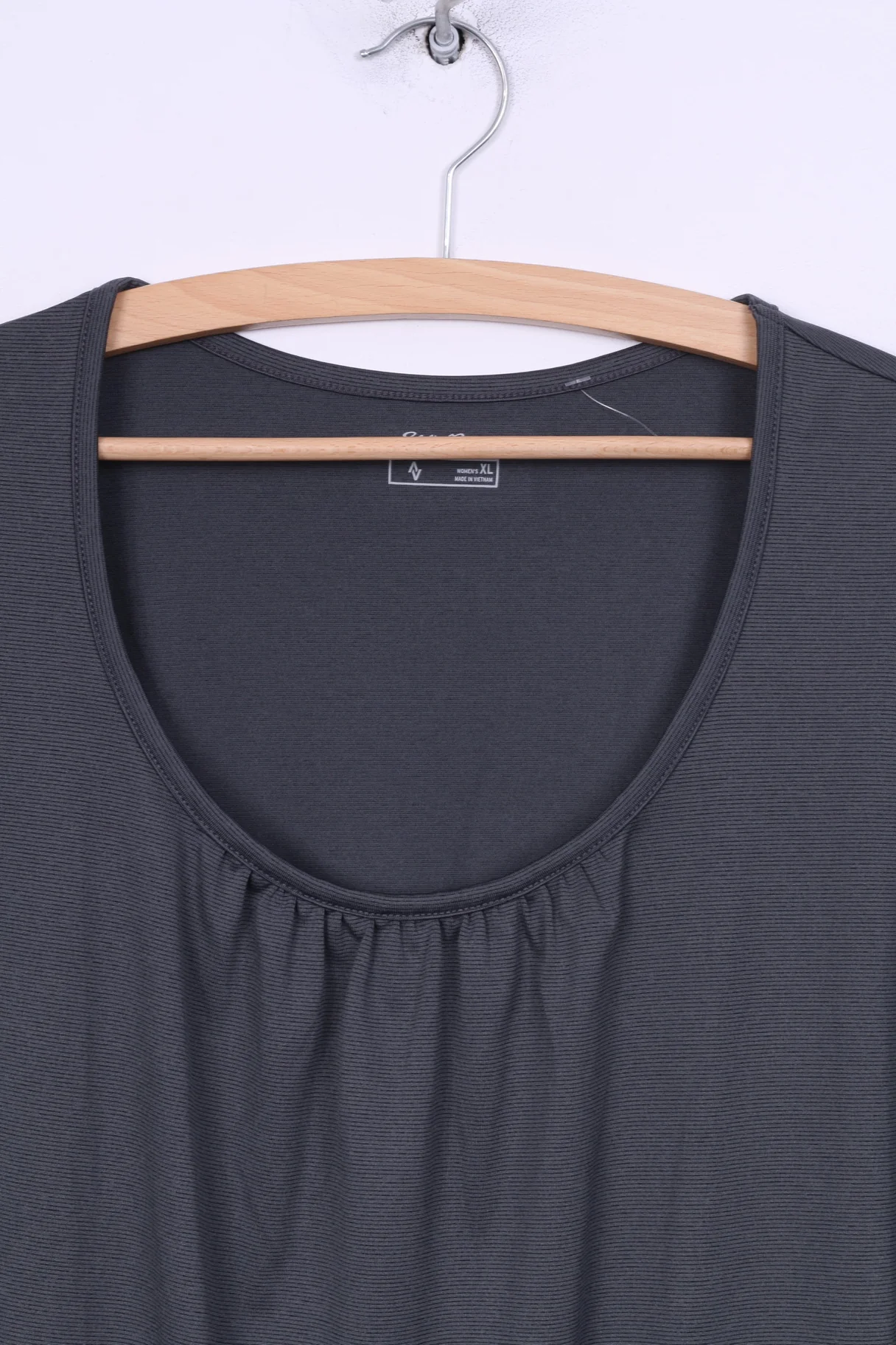 Eddie Bauer Womens XL Shirt Grey Sccop Neck Striped Freedry Top - Image 2