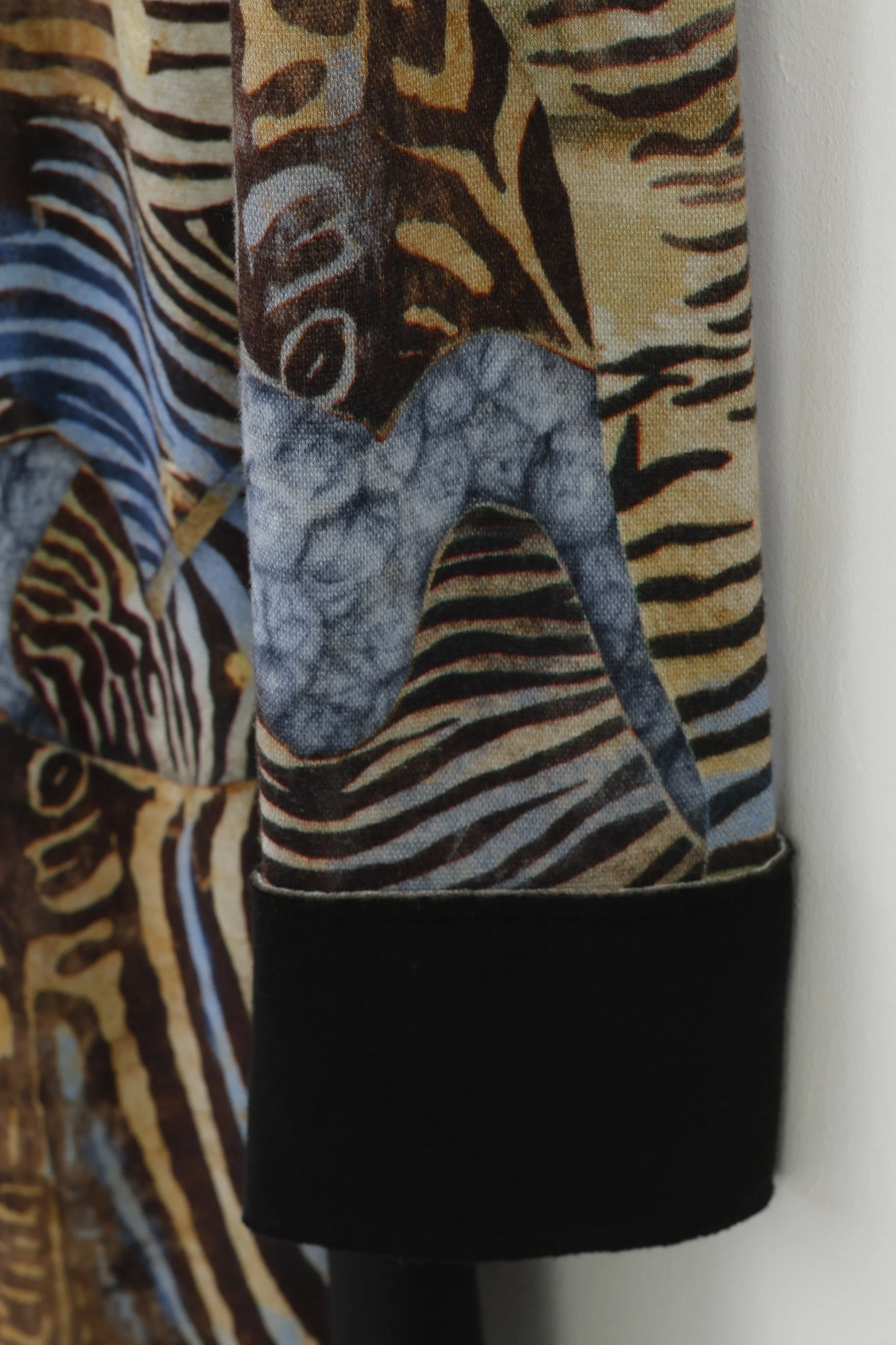 Elisa Cavaletti Woman XXL Dress Black Viscosa Animal Print Geometric Oversize Long Sleeve - Image 3