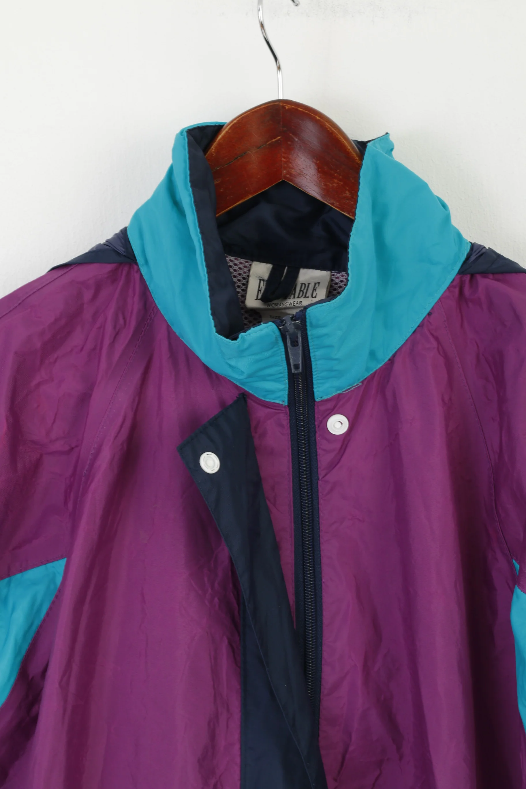 Enjoyable Womanswear Women L Jacket Purple Nylon Waterproof Vintage Hooded Top - Image 2