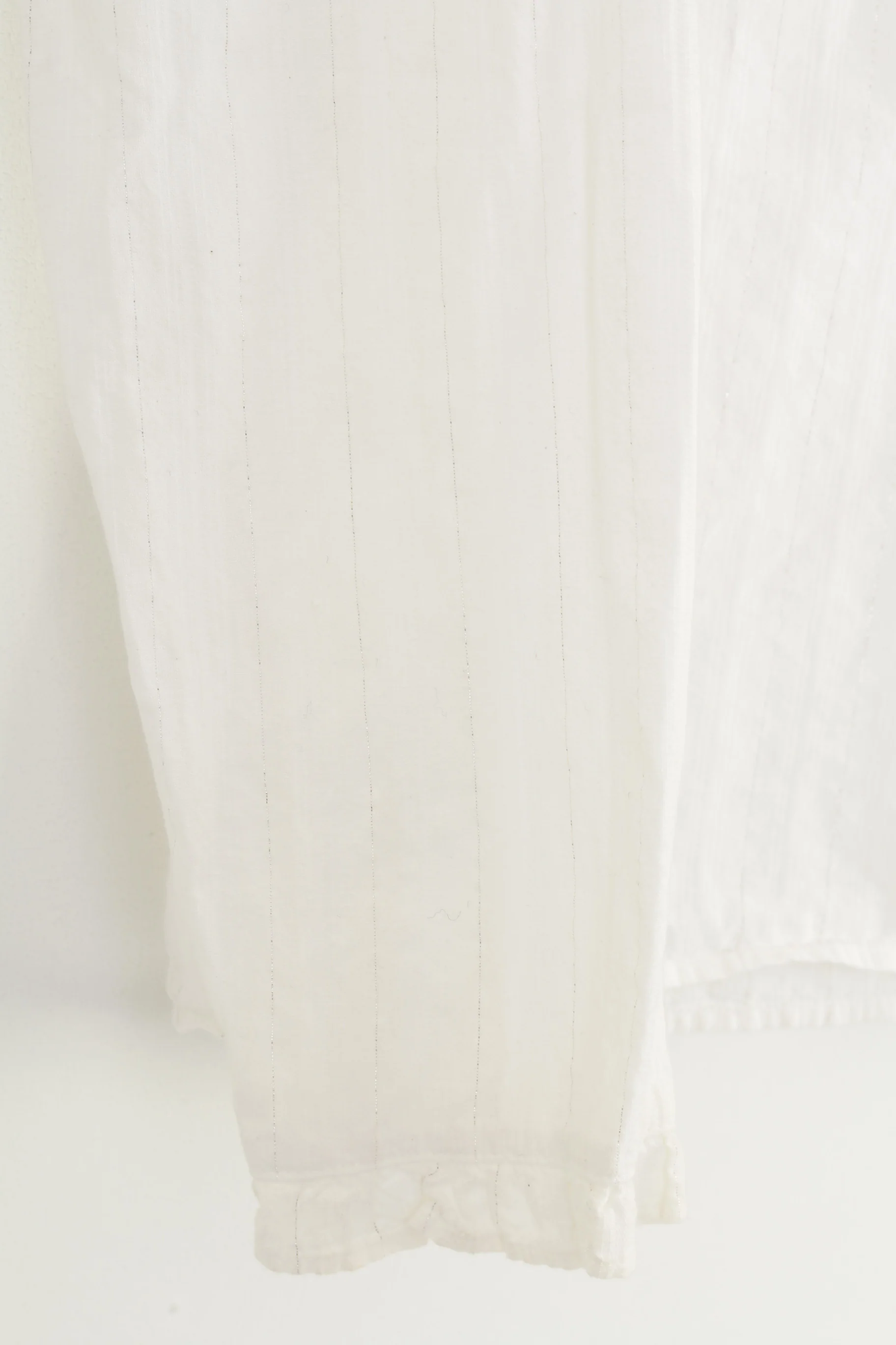 Faded Glory Women M Casual Shirt Blouse Cotton White Shiny Bottoms Vintage Frills Top - Image 3