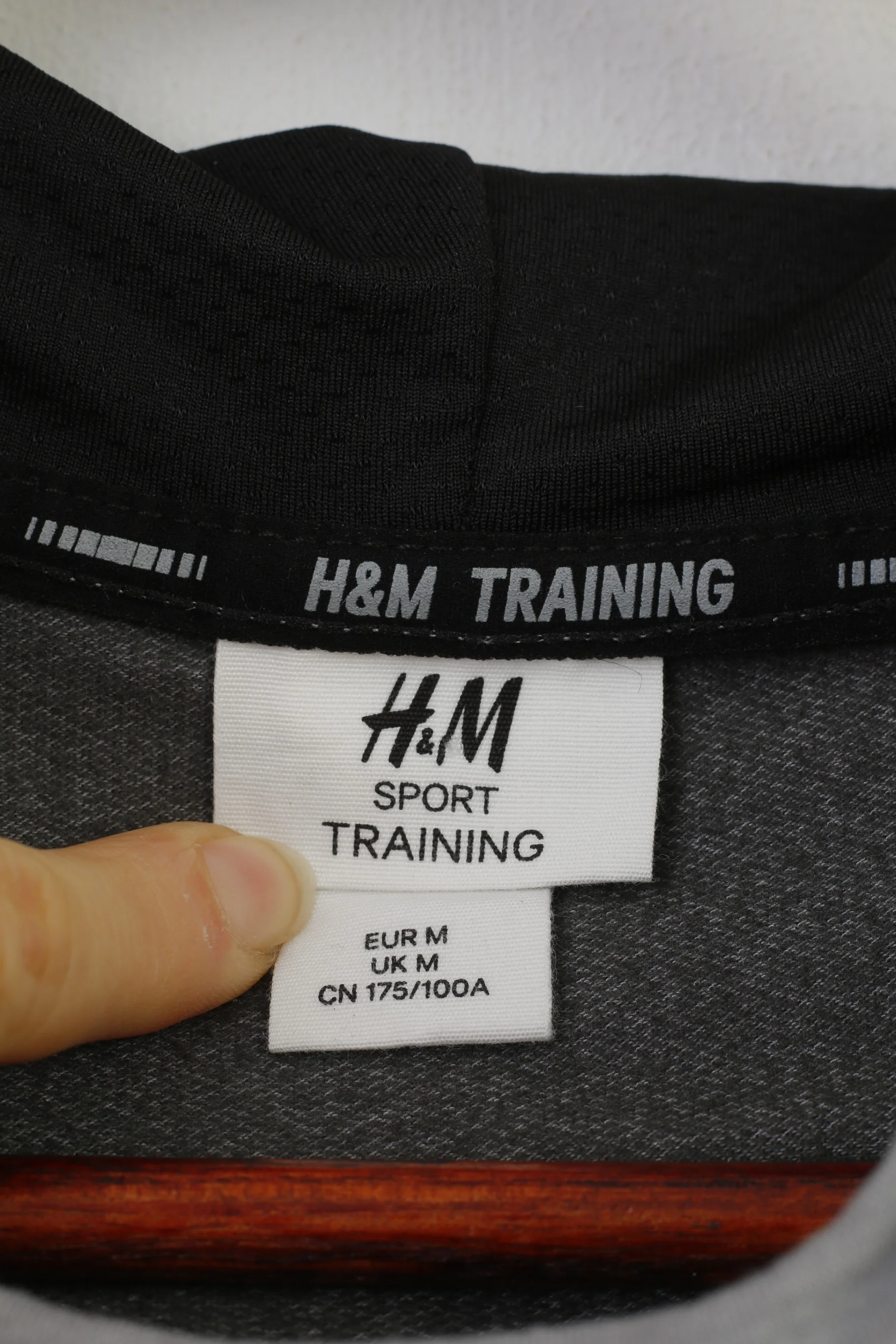 H&M Men M Sleeveless Grey Training Hood NYC Viscose Sport Top - Image 4