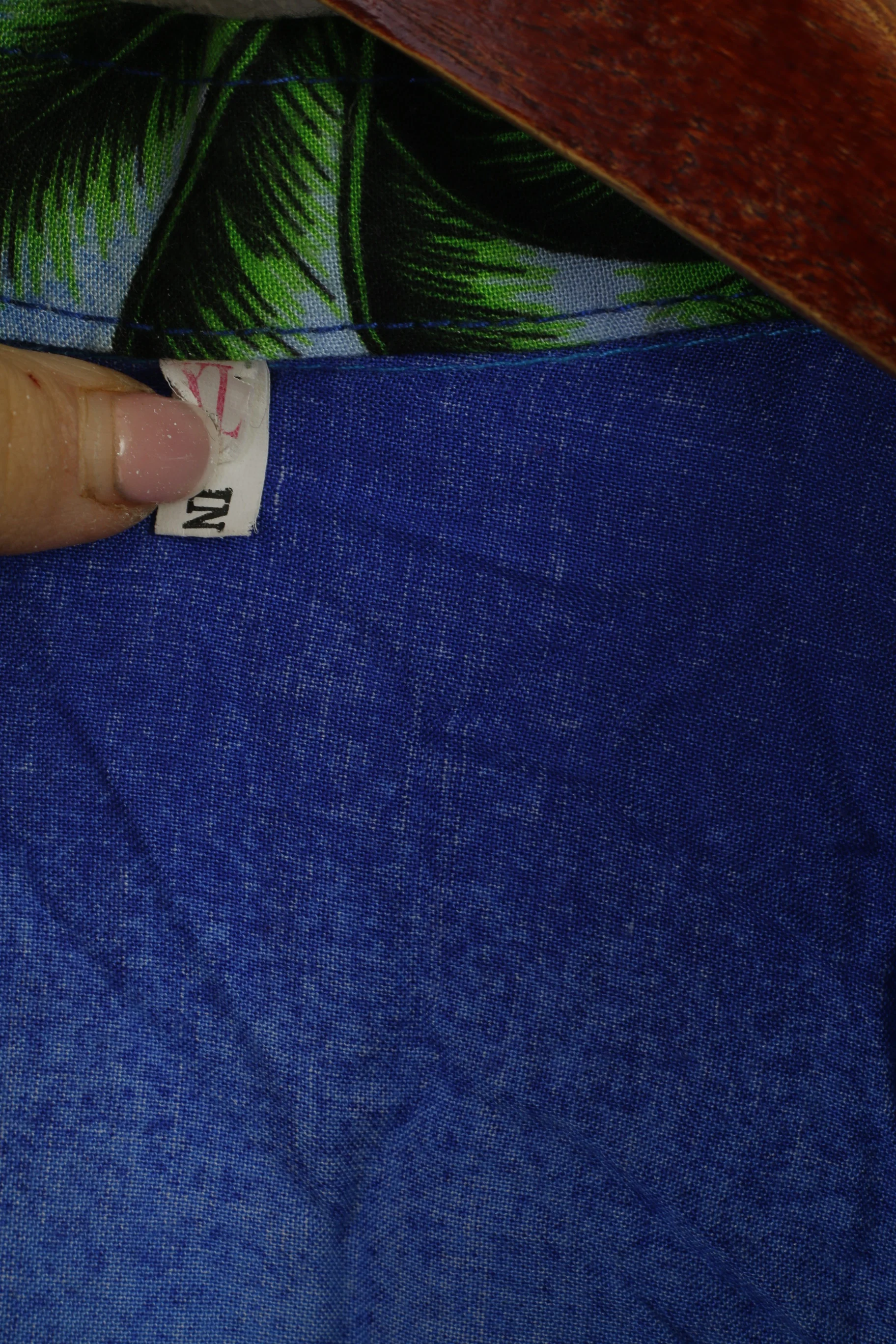 Hawaii Men XL (M) Casual Shirt Blue Summer Graphic Palms Thailand Top - Image 4