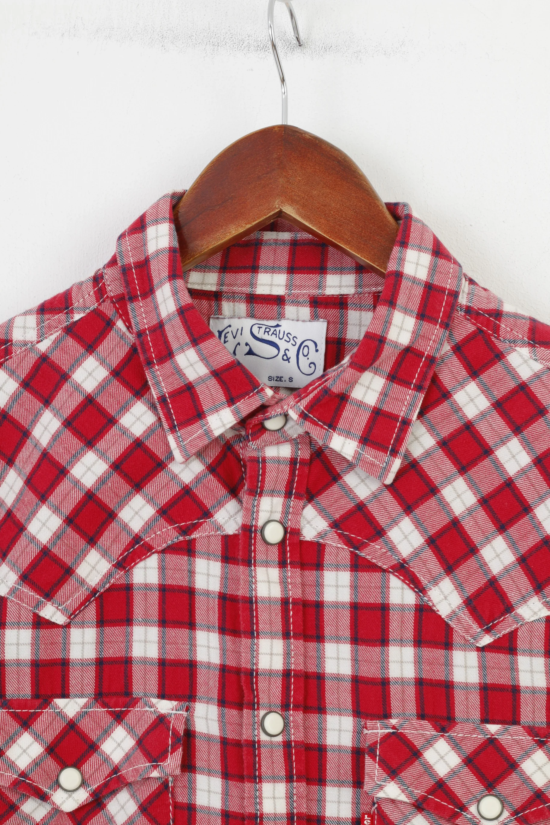 Levi's Men S Casual Shirt Red Checkered Snap Bottoms Cotton Short Sleeve Top - Image 3