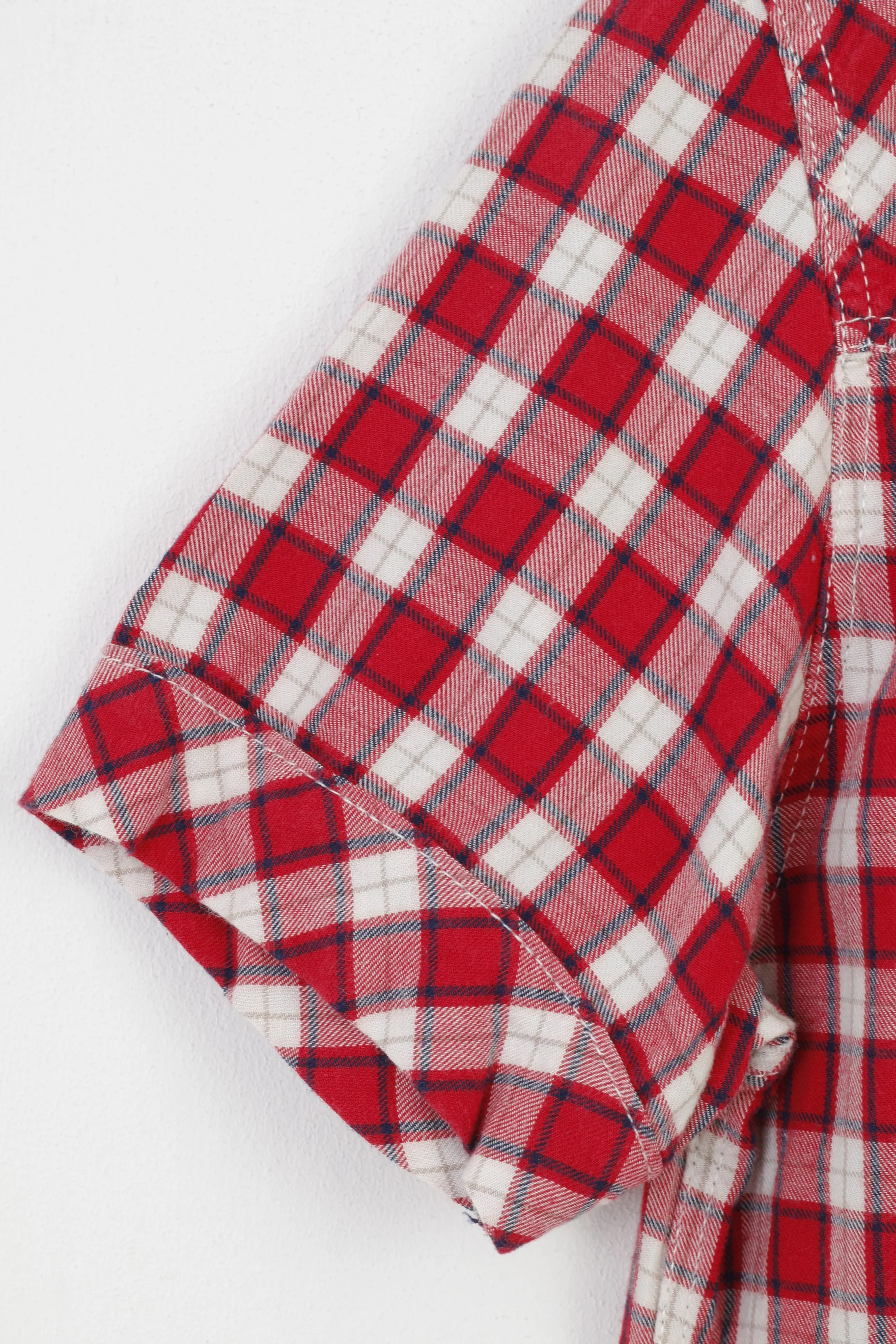 Levi's Men S Casual Shirt Red Checkered Snap Bottoms Cotton Short Sleeve Top - Image 4