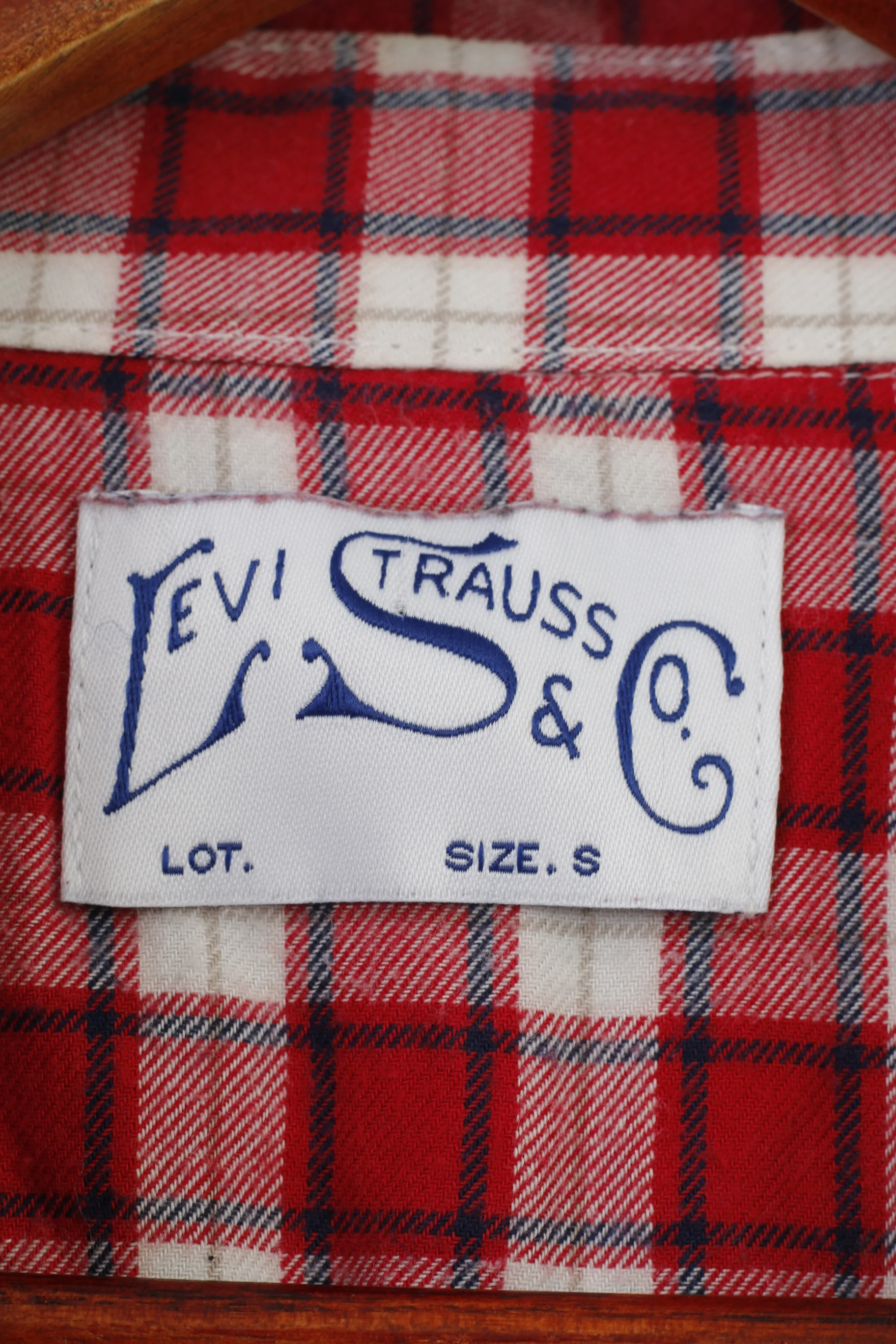 Levi's Men S Casual Shirt Red Checkered Snap Bottoms Cotton Short Sleeve Top - Image 6