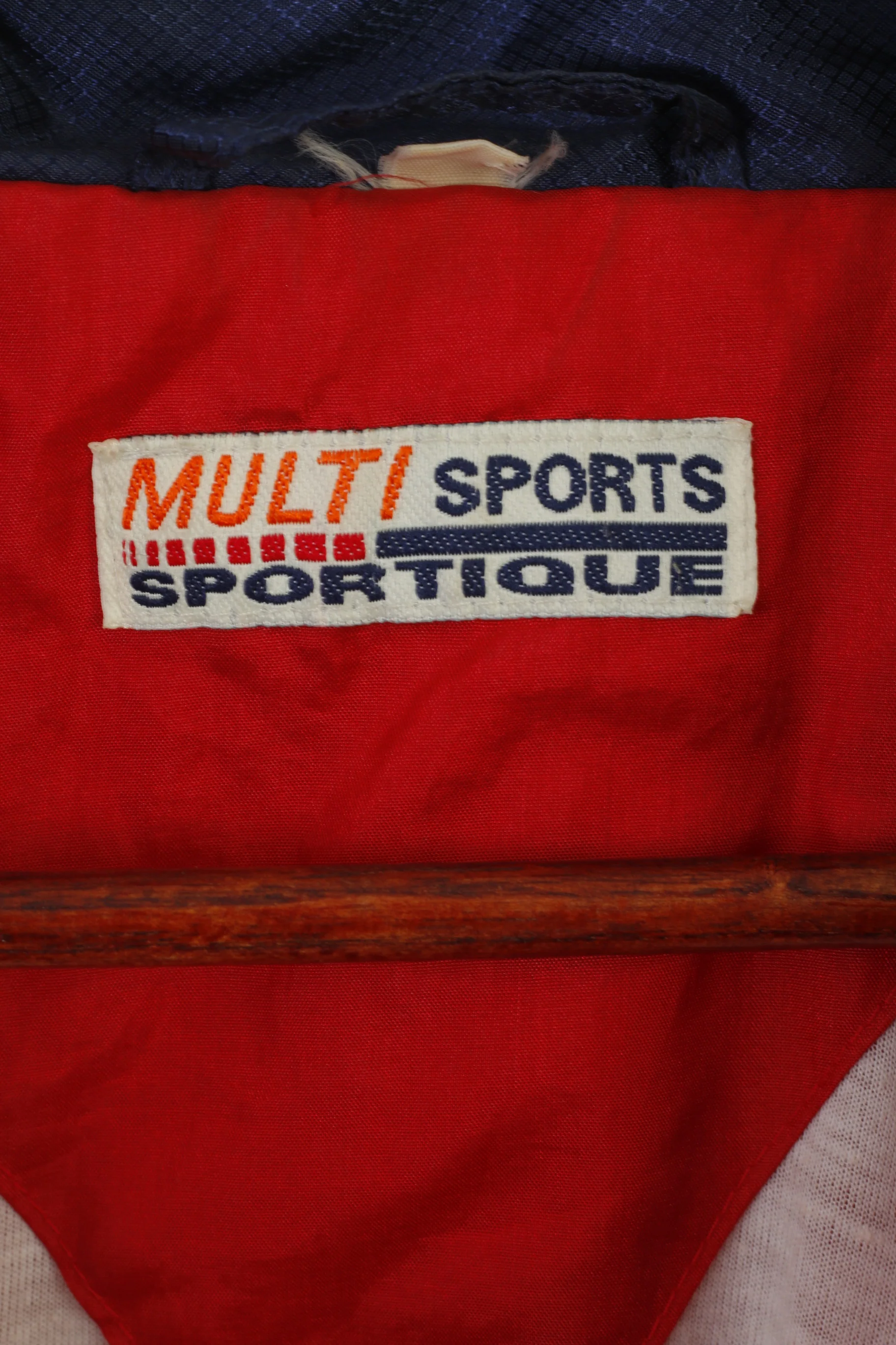 Multi Sports Sportique Men M Jacket Red Vintage Bomber Shiny Full Zipper Top - Image 4