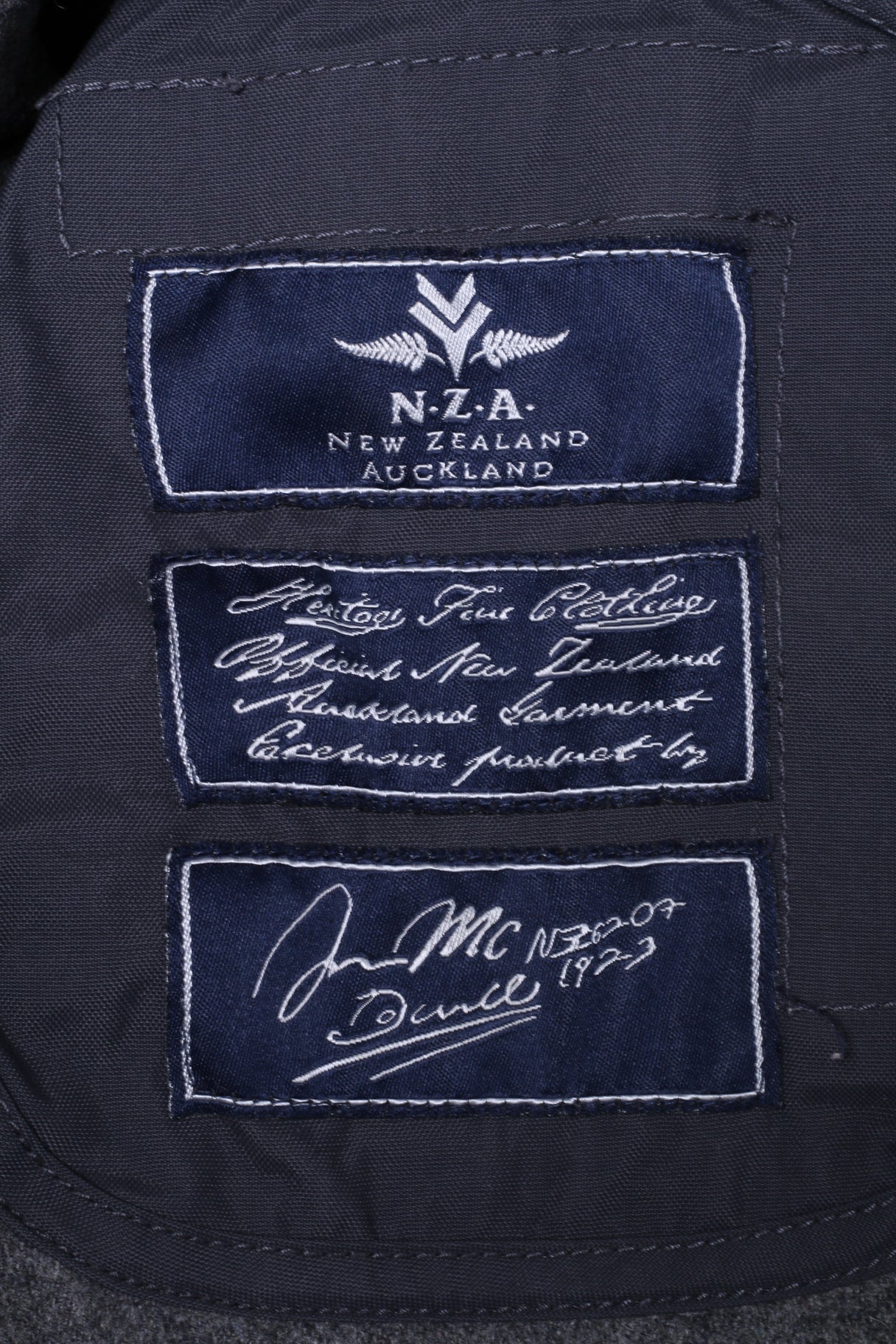 New Zealand Auckland Mens XXL Jacket Navy Padded Removable Lining Hidden Hood Top - Image 8