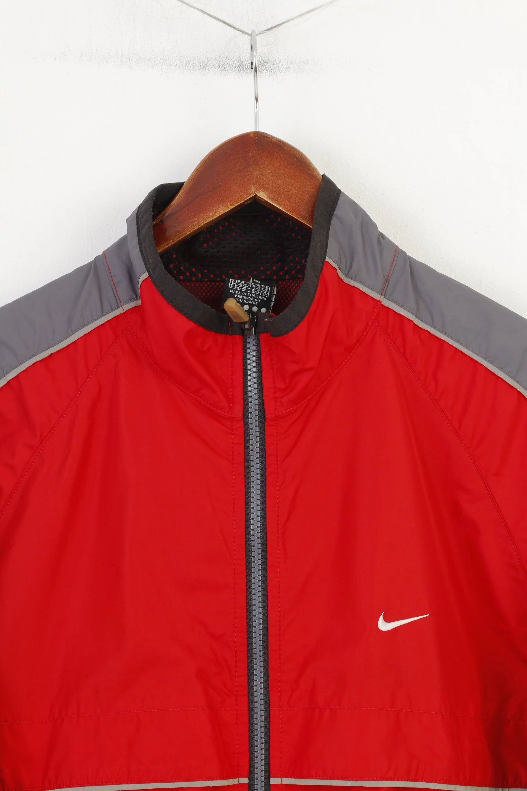 Nike Men 48 L Jacket Red Vintage Lightweight Full Zipper Outwear Sport Top - Image 3